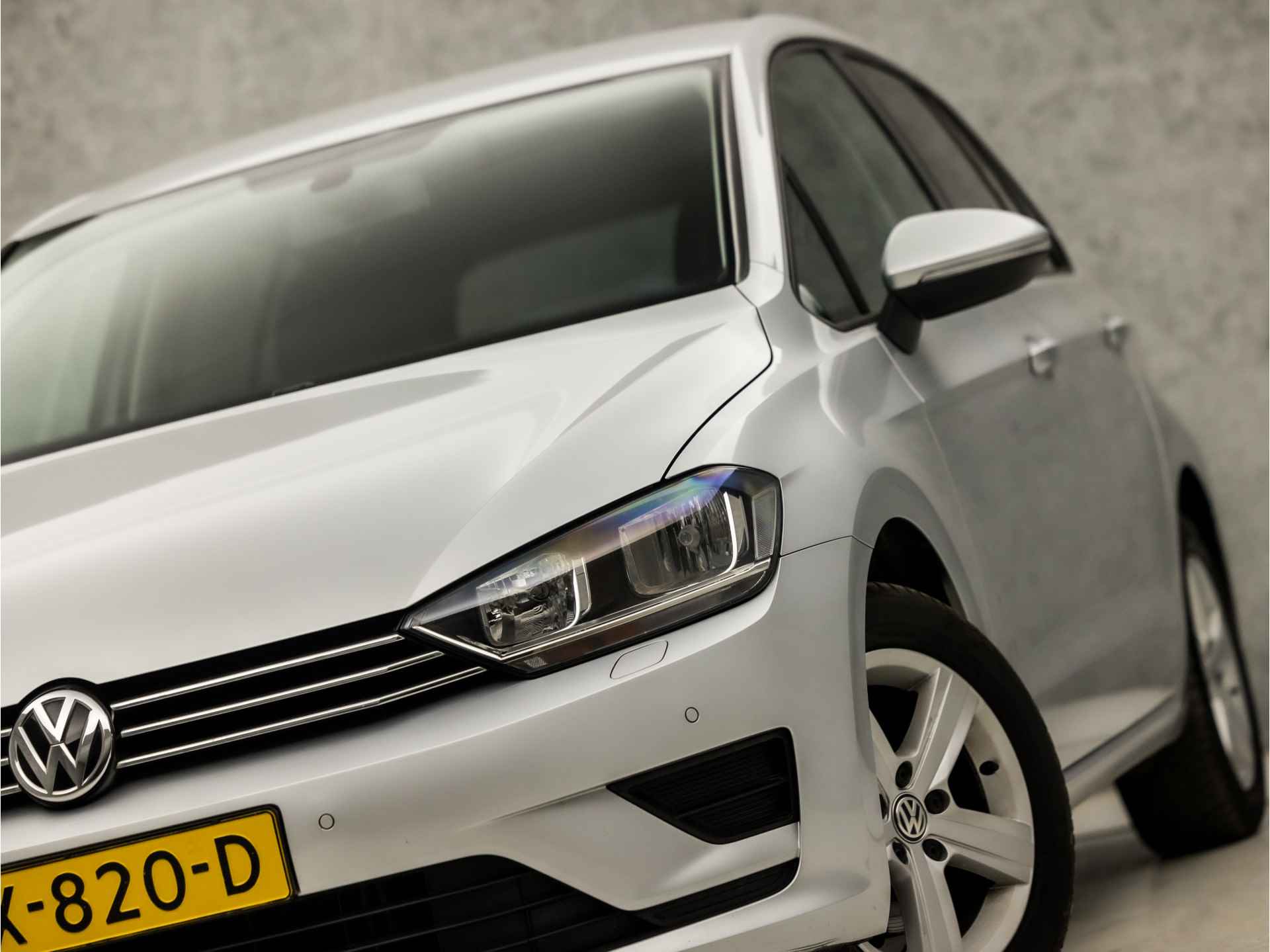 Volkswagen Golf Sportsvan 1.2 TSI Highline Automaat (NAVIGATIE, CLIMATE, STOELVERWARMING, GETINT GLAS, TREKHAAK, SPORTSTOELEN, CRUISE, PARKEERSENSOREN, NIEUWSTAAT) - 25/34