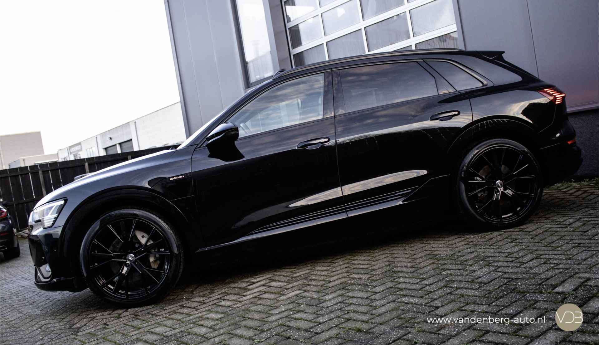 Audi e-tron 50 Quattro S-Line Black Edition 22inch Pano 1e Eigenaar - 2/15