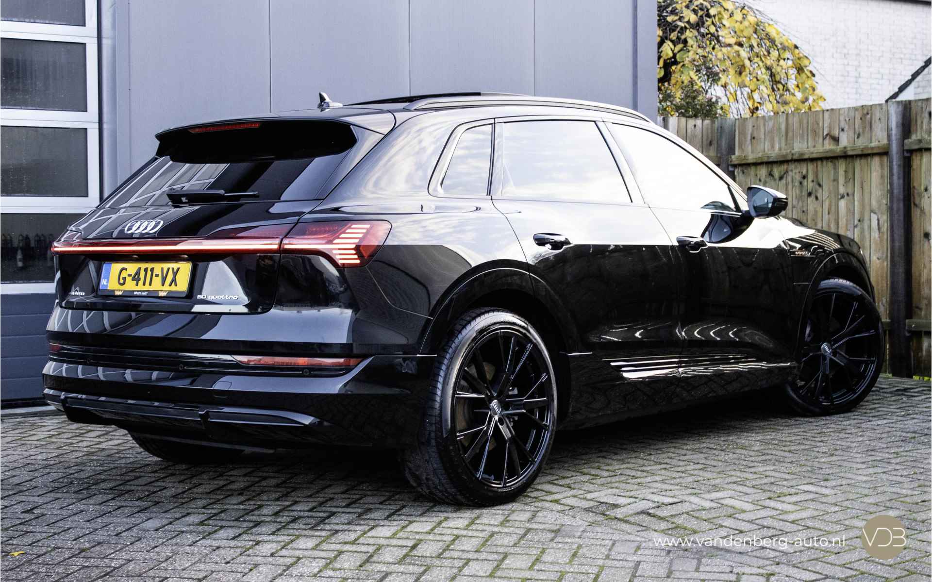 Audi e-tron 50 Quattro S-Line Black Edition 22inch Pano 1e Eigenaar - 3/15