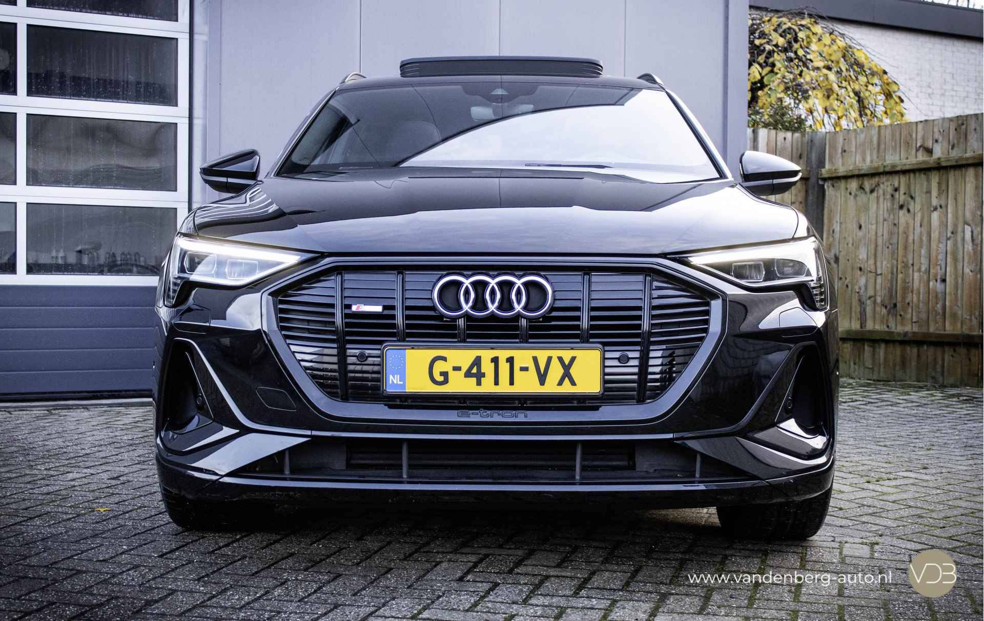 Audi e-tron 50 Quattro S-Line Black Edition 22inch Pano 1e Eigenaar - 4/15