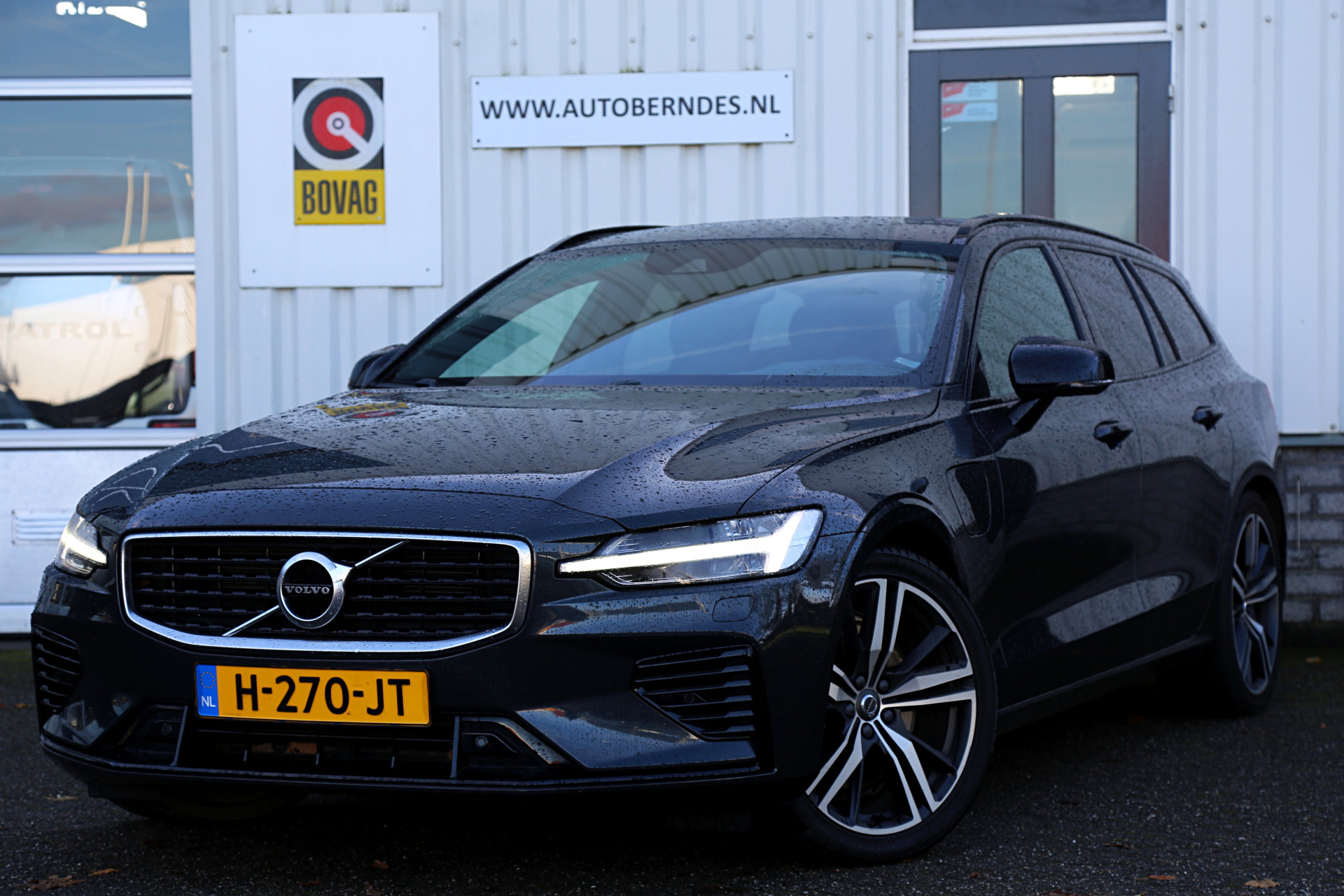 Volvo V60 2.0 T6 Twin Engine Plug in hybride PHEV AWD R-Design*NL-Auto*Perfect Onderh.*BTW*Elek. Trekhaak/ACC/Pilot Ass./Memorie/Dodehoek/