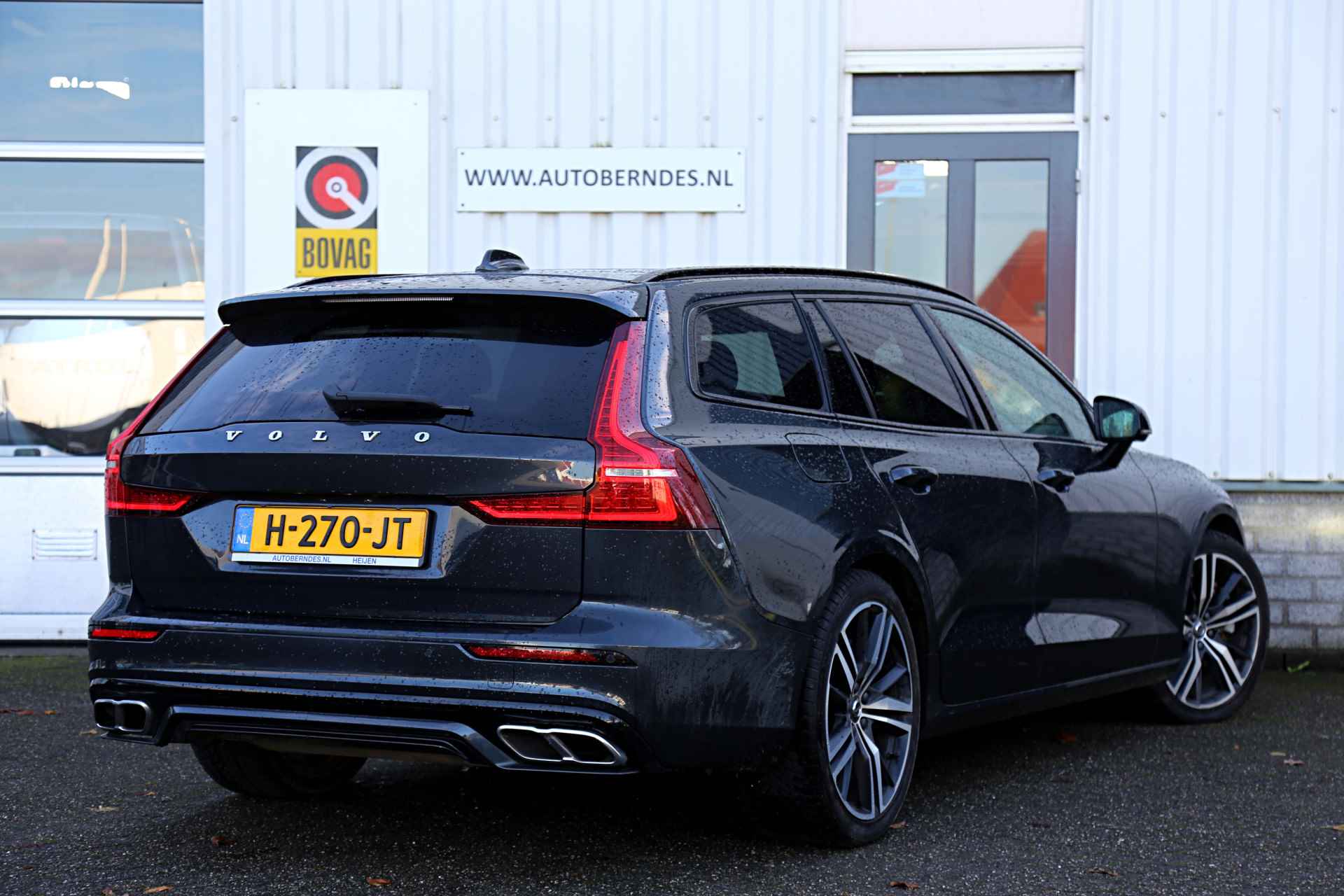 Volvo V60 2.0 T6 Twin Engine Plug in hybride PHEV AWD R-Design*NL-Auto*Perfect Onderh.*BTW*Elek. Trekhaak/ACC/Pilot Ass./Memorie/Dodehoek/ - 2/14