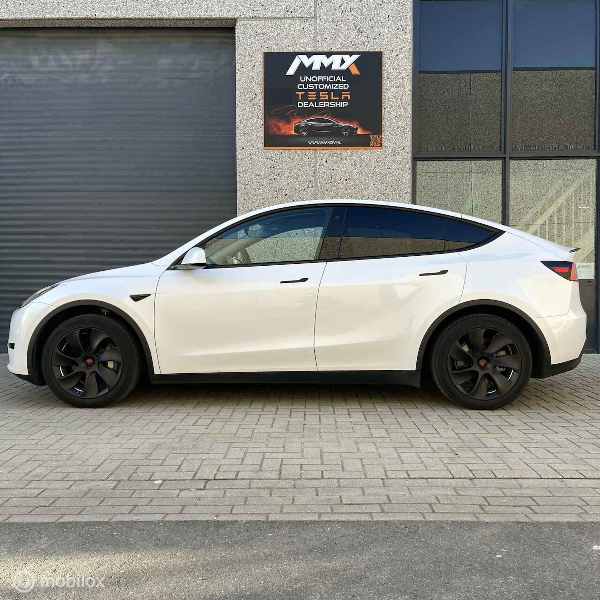 Tesla model Y Wit 2023 RWD MMX PACK - 6/23