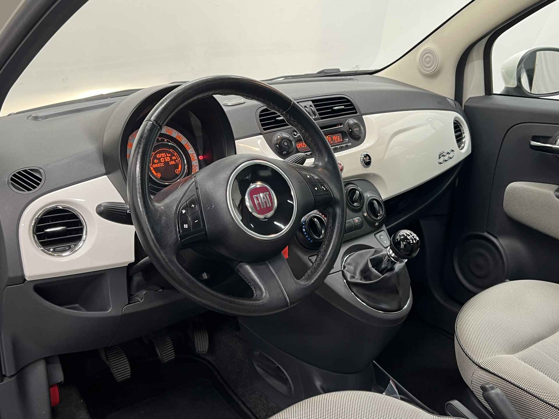 Fiat 500 0.9 TwinAir Lounge | PANORAMADAK | AIRCO | BLUETOOTH | - 2/31