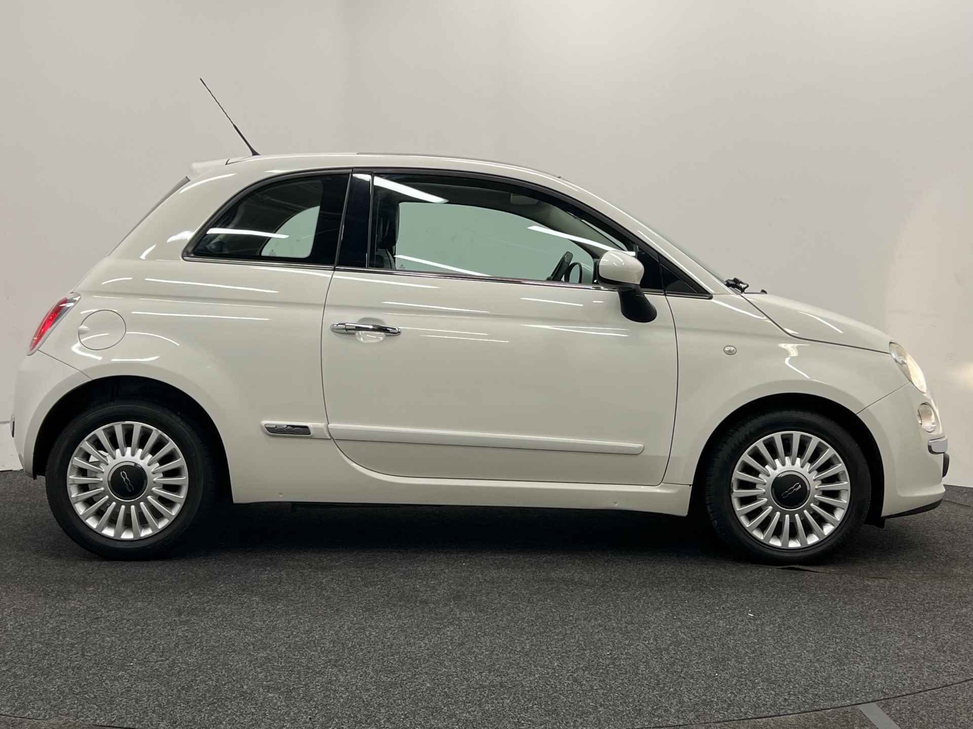 Fiat 500 0.9 TwinAir Lounge | PANORAMADAK | AIRCO | BLUETOOTH | - 25/31