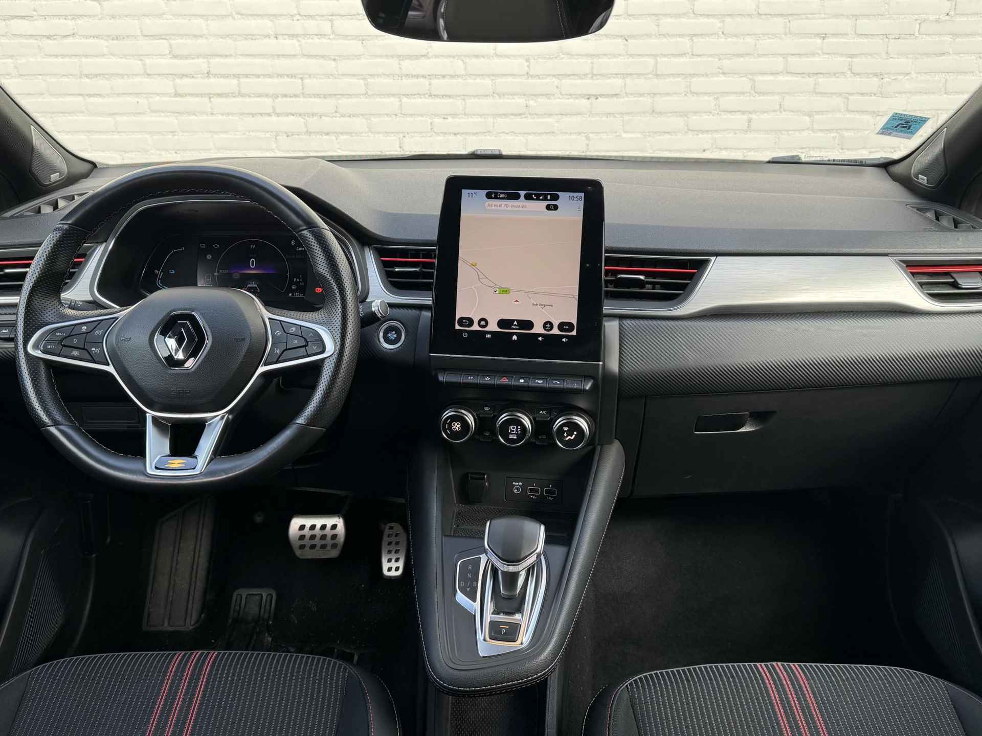 Renault Captur 1.6 E-Tech Hybrid 145 R.S. Line Automaat / BOSE / Navigatie / Dode Hoek Detectie / 360 Camera / Parkeer Assistent / Apple Carplay & Android Auto / Cruise / Clima / Keyless / - 2/42