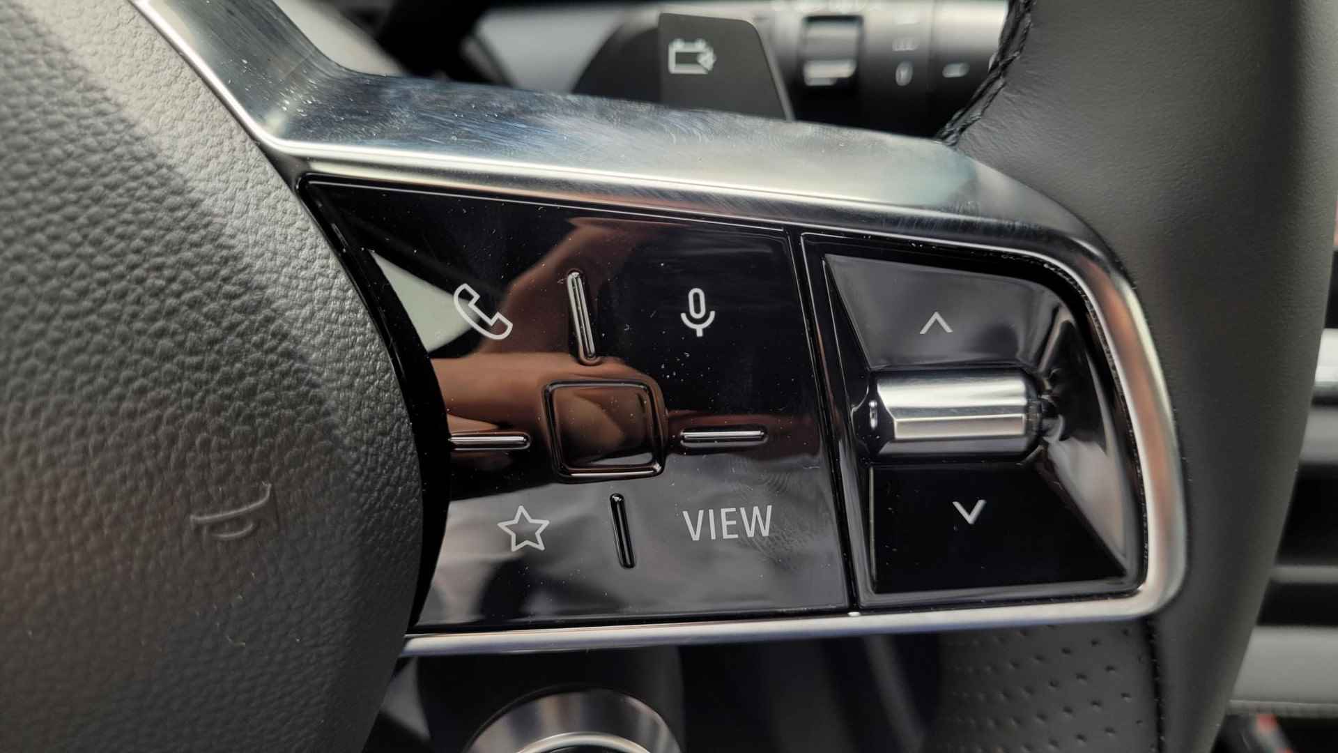 Renault Megane E-Tech EV40 Boost Charge Techno | Harman Kardon Audio | Pack Advanced Drive Assist | Warmtepomp | Camera | 20" LMV | Draadloze Smartphonelader | Two-Tone - 17/25