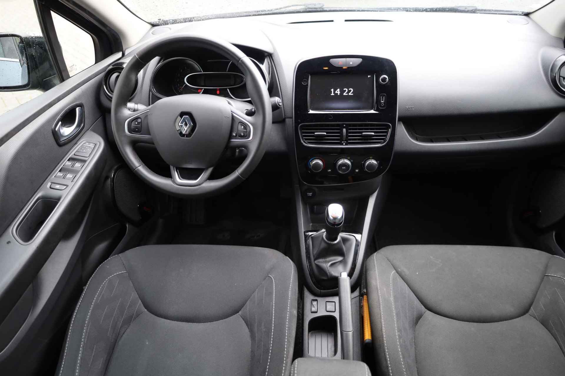 Renault Clio 0.9 TCe Limited 90PK / 66kW, navigatie, 16" lmv, privacy glas, apple carplay, parkeersensoren, cruise control, airco, keyless start & entry, 1e eigenaar NL auto - 4/28