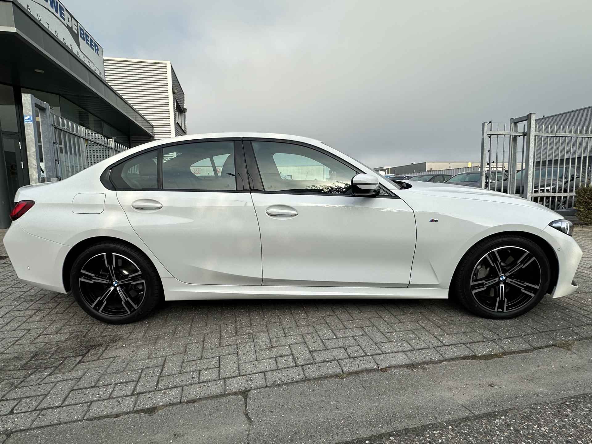 BMW 3-serie 330i NEW MODEL M sport 330 Adapt.Cruise|Camera|Alarm|Stoelverw. - 5/24