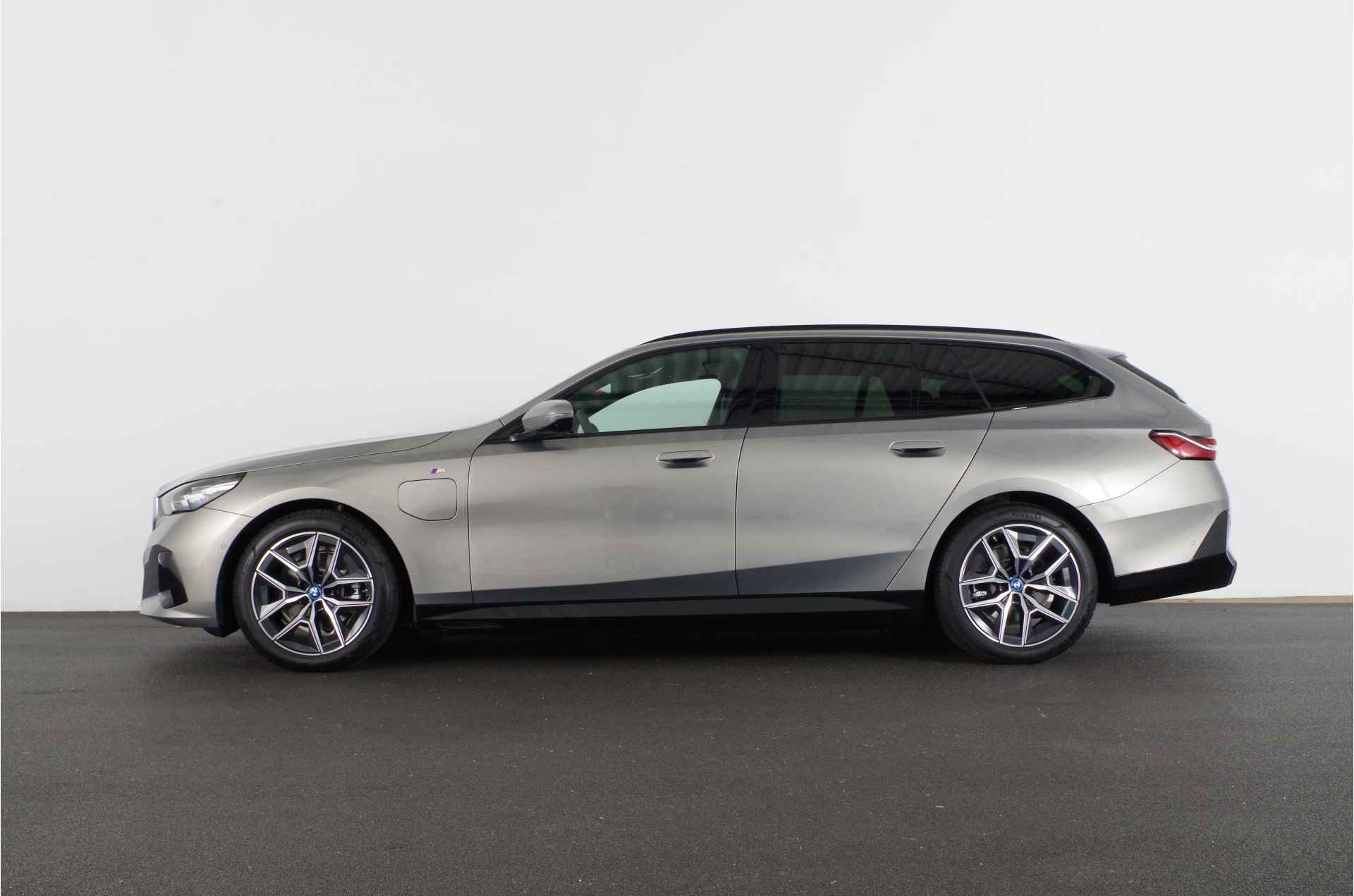 BMW 5-serie Touring 530e M Sport > Oxid grau/Iconic Glow/Panorama/Ventilatie/Head-up/360°/H&K... - 25/40