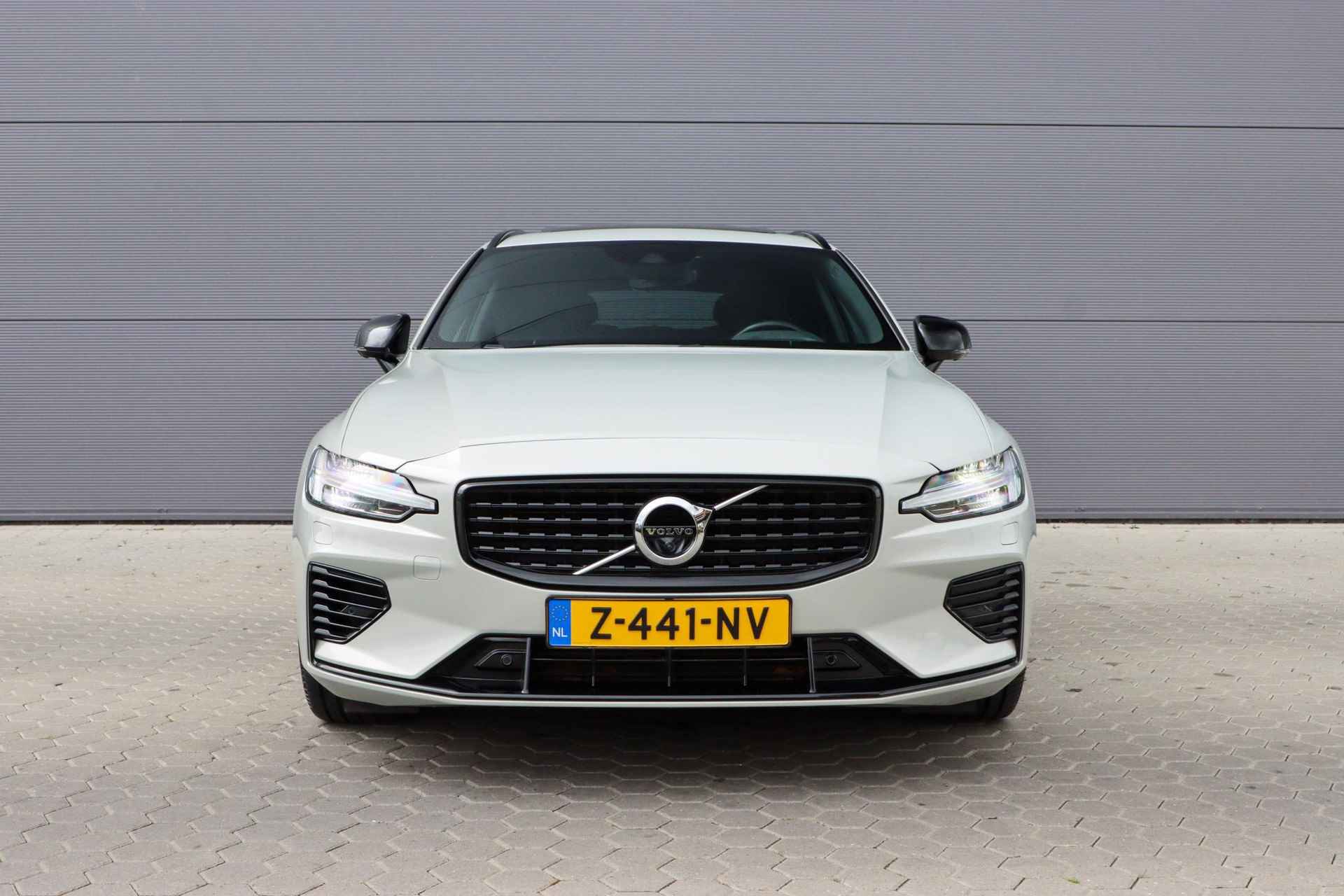 Volvo V60 T6 Recharge AWD R-Design | PHEV | Panoramadak |  Adaptieve cruise |  360°cam  | Trekhaak | Rijklaarprijs - incl.garantie - 56/57