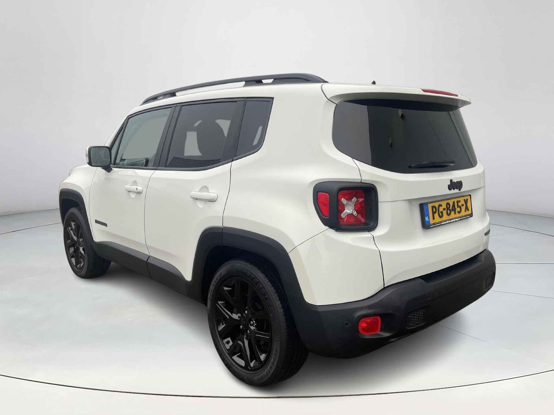 Jeep Renegade 1.6 E-Torq Night Eagle II Pakeersensoren achter | Airconditioning | Navigatiesysteem | Cruise Control | Elektrisch bedienbare buitenspiegels | Lichtmetalen velgen | 12 maanden garantie - 4/37