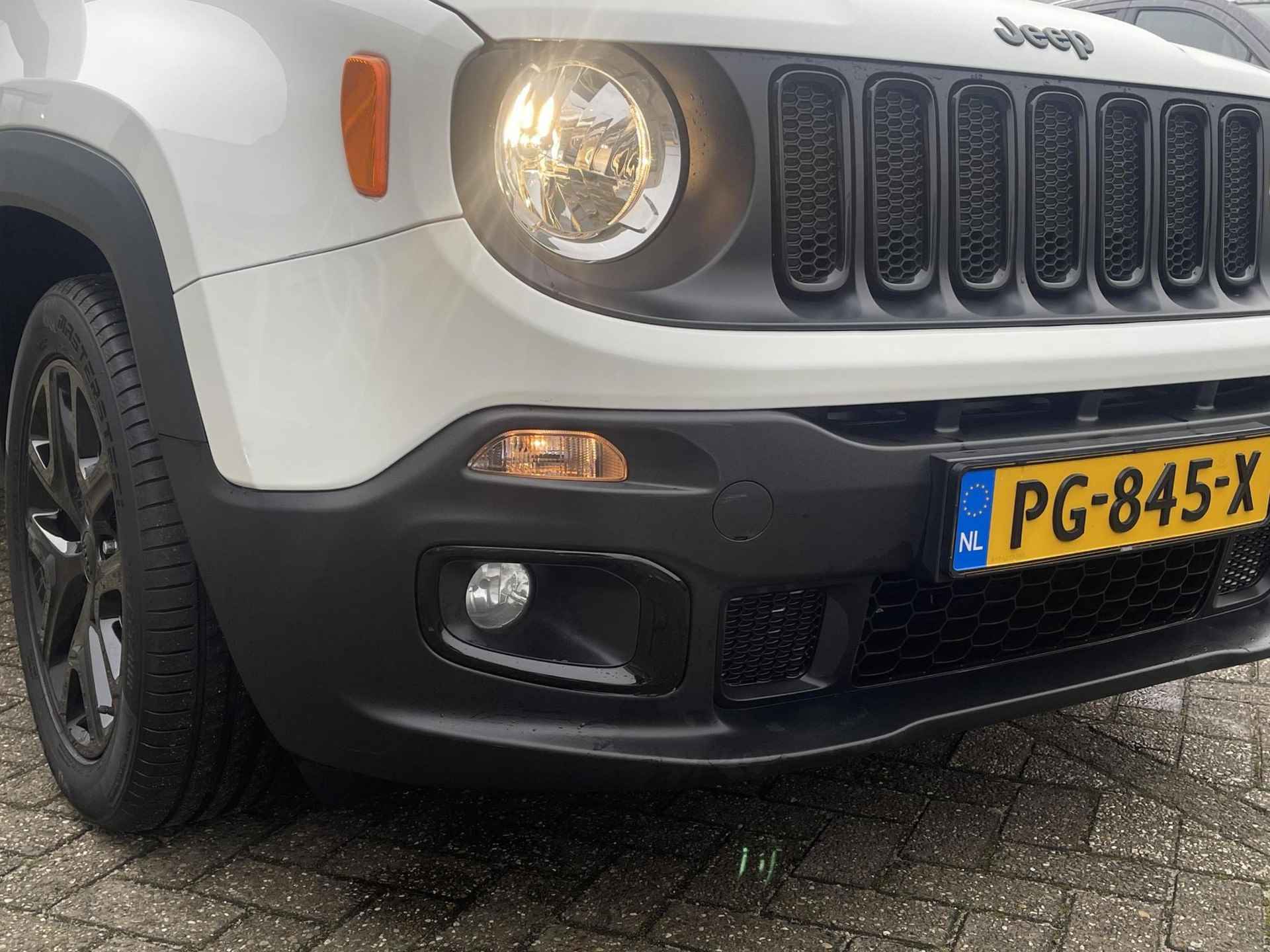 Jeep Renegade 1.6 E-Torq Night Eagle II Pakeersensoren achter | Airconditioning | Navigatiesysteem | Cruise Control | Elektrisch bedienbare buitenspiegels | Lichtmetalen velgen | 12 maanden garantie - 29/37