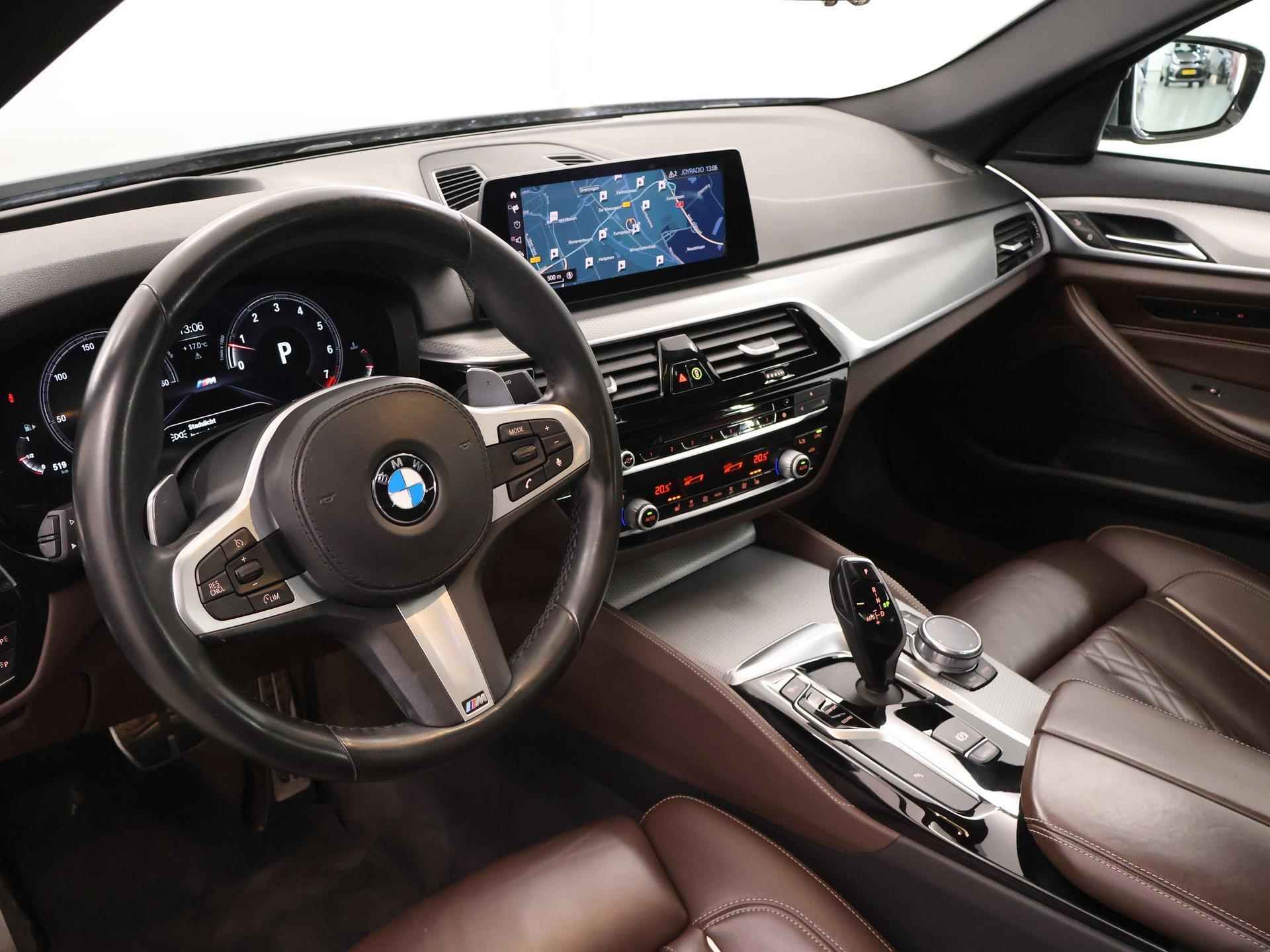 BMW 5-serie 520i High Executive M-Sport | Navigatie | Parkeercamera | Dodehoekdetectie | Stoelverwarming | Trekhaak | DAB | Exclusief Leder | HUD | Schuif/Kanteldak | - 8/50