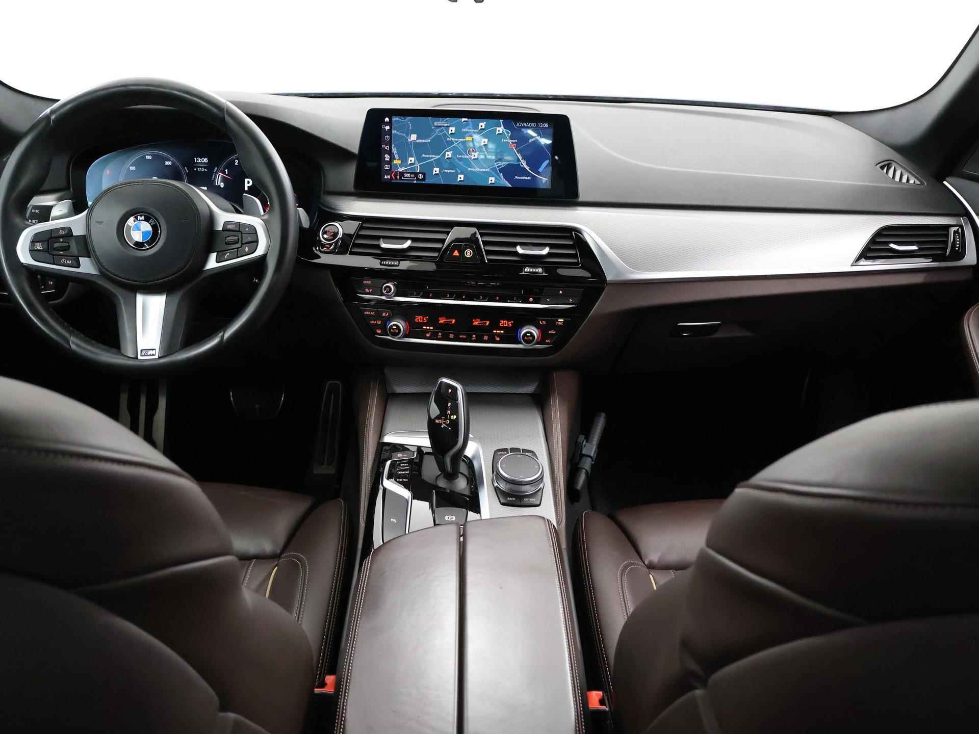 BMW 5-serie 520i High Executive M-Sport | Navigatie | Parkeercamera | Dodehoekdetectie | Stoelverwarming | Trekhaak | DAB | Exclusief Leder | HUD | Schuif/Kanteldak | - 9/50