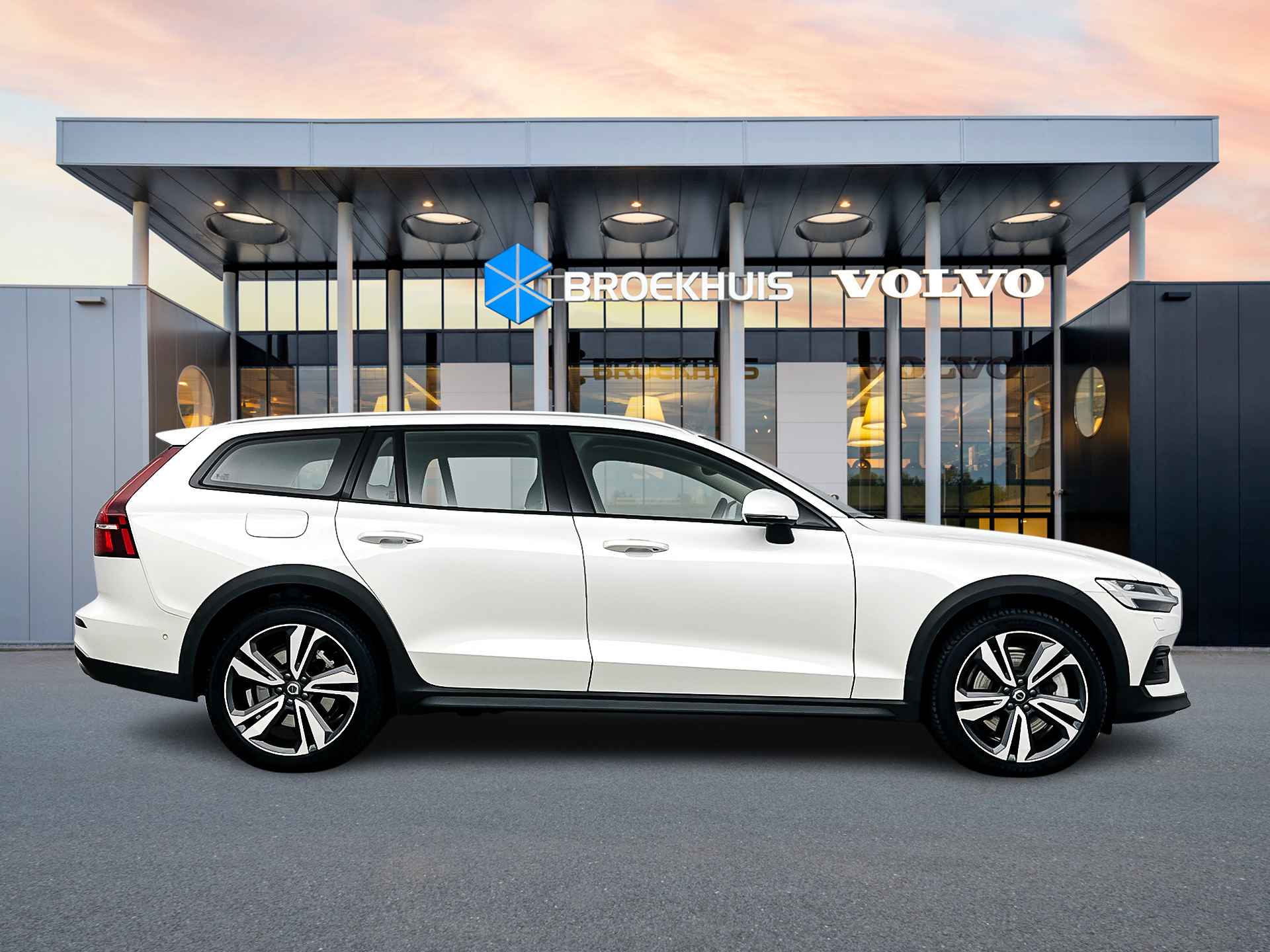 Volvo V60 Cross Country B5 AWD Ultimate | 20" | Bowers & Wilkins | Nappa leder | Stoelventilatie/massage | 360 Camera | Trekhaak | Gelamin - 8/37