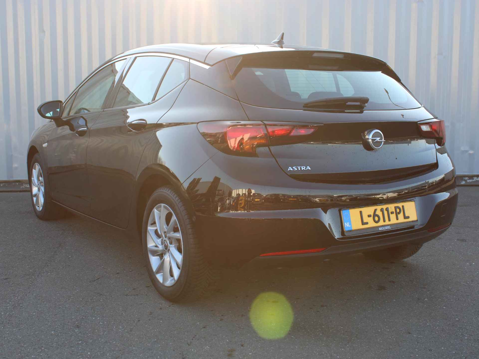 Opel Astra 1.2 Business Elegance | Navi / Camera / Climate - 4/31