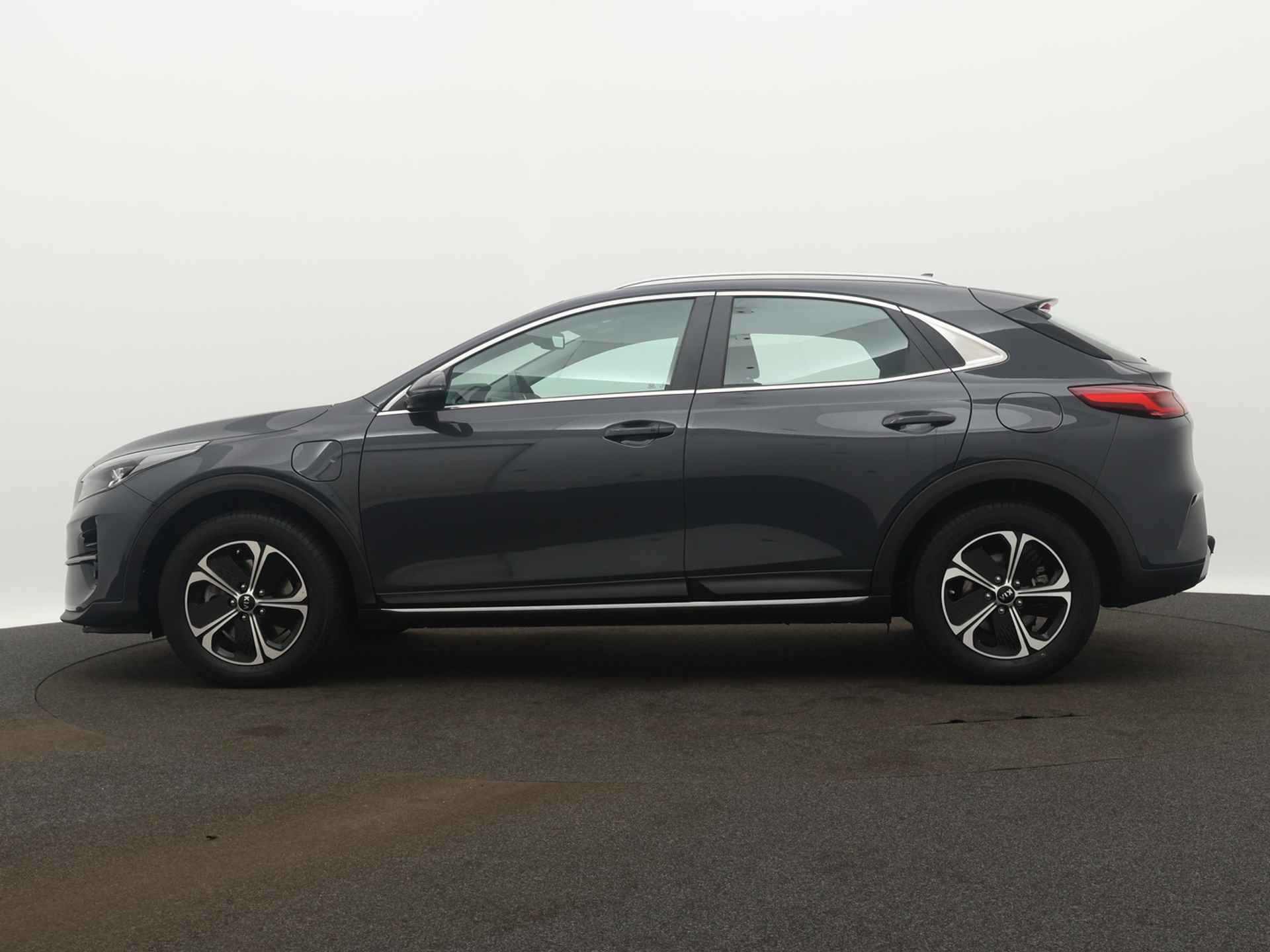 Kia Xceed 1.6 GDi PHEV DynamicLine 1e EIGENAAR / CAMERA / NAVI / DEALER ONDERHOUDEN - 2/44