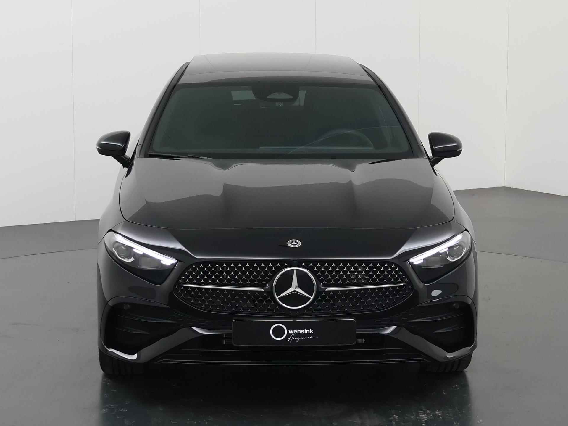 Mercedes-Benz A-Klasse 250 e AMG Line Night pakket | Pananorama-schuifdak | Sfeerverlichting | Achteruitrijcamera | Stoelverwarming | DAB+ Radio | High-performance LED - 4/44