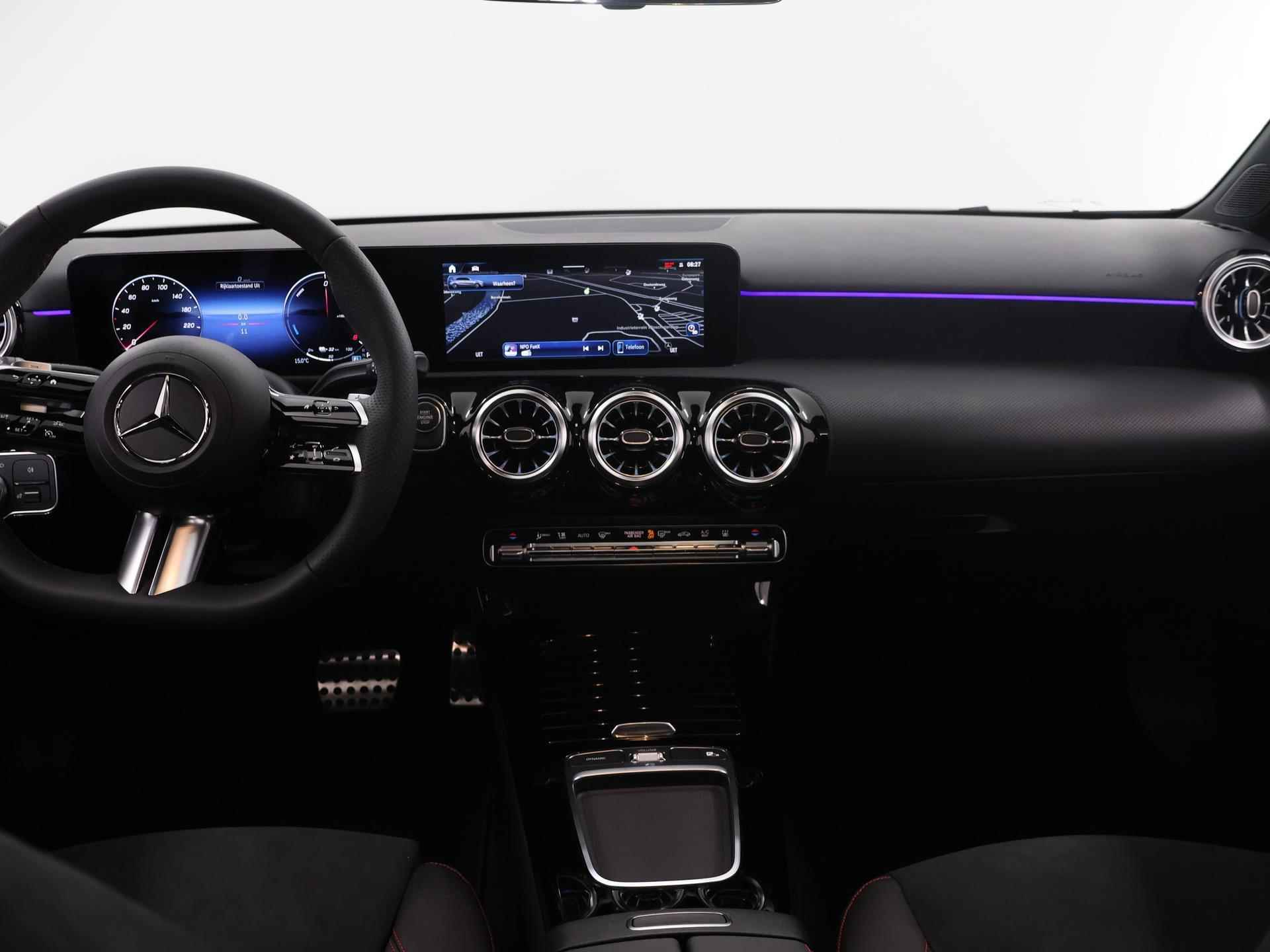 Mercedes-Benz A-Klasse 250 e AMG Line Night pakket | Pananorama-schuifdak | Sfeerverlichting | Achteruitrijcamera | Stoelverwarming | DAB+ Radio | High-performance LED - 9/44