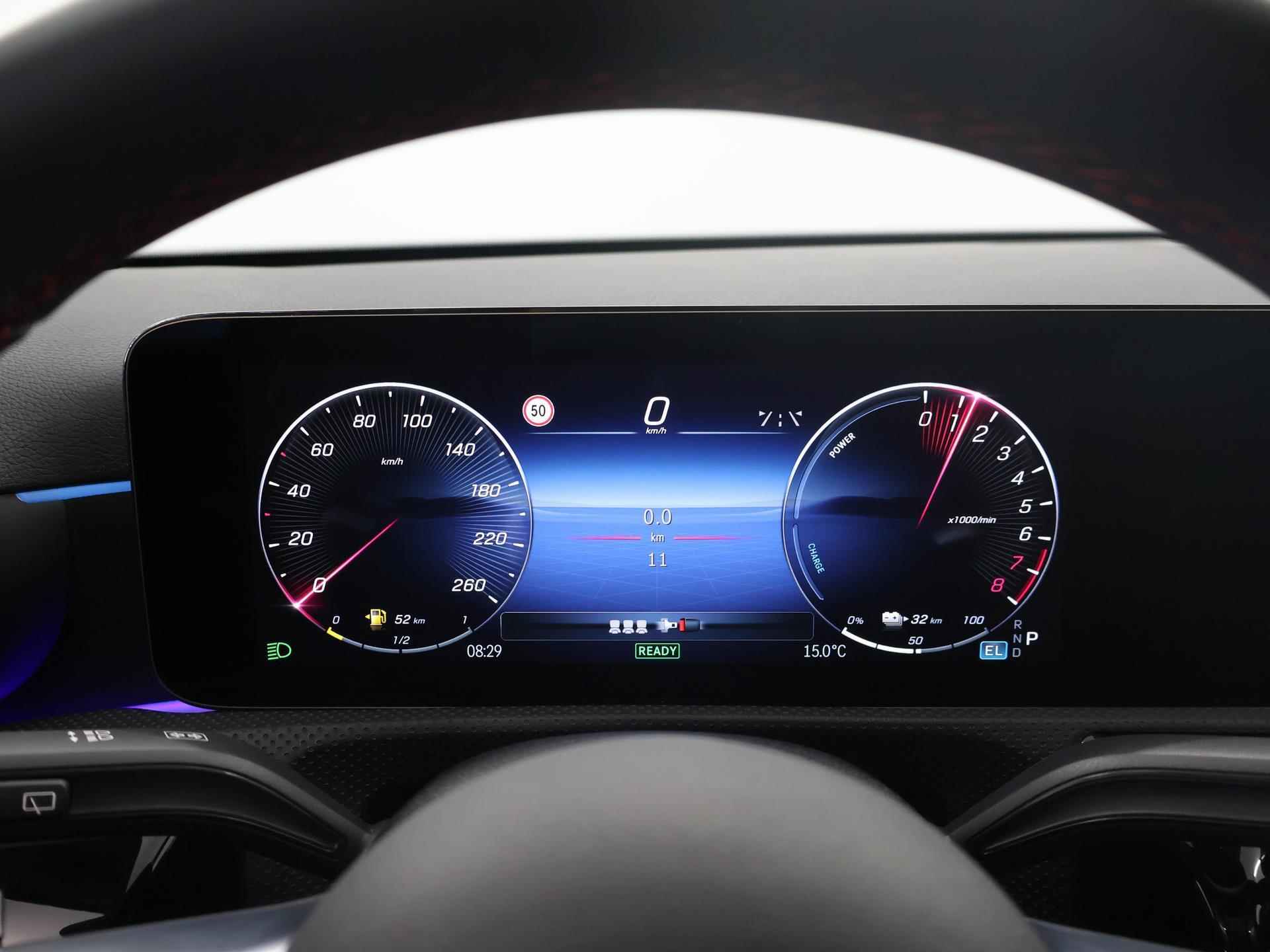 Mercedes-Benz A-Klasse 250 e AMG Line Night pakket | Pananorama-schuifdak | Sfeerverlichting | Achteruitrijcamera | Stoelverwarming | DAB+ Radio | High-performance LED - 13/44