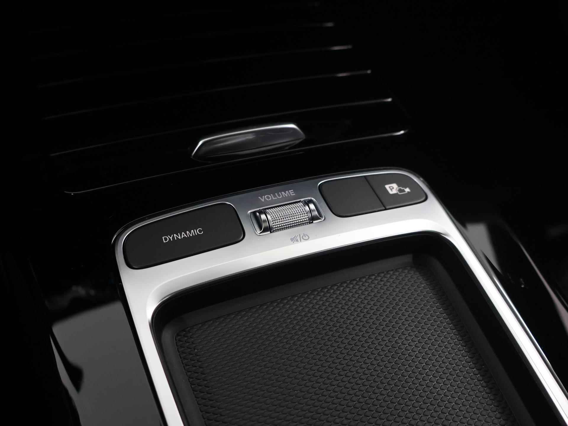 Mercedes-Benz A-Klasse 250 e AMG Line Night pakket | Pananorama-schuifdak | Sfeerverlichting | Achteruitrijcamera | Stoelverwarming | DAB+ Radio | High-performance LED - 26/44