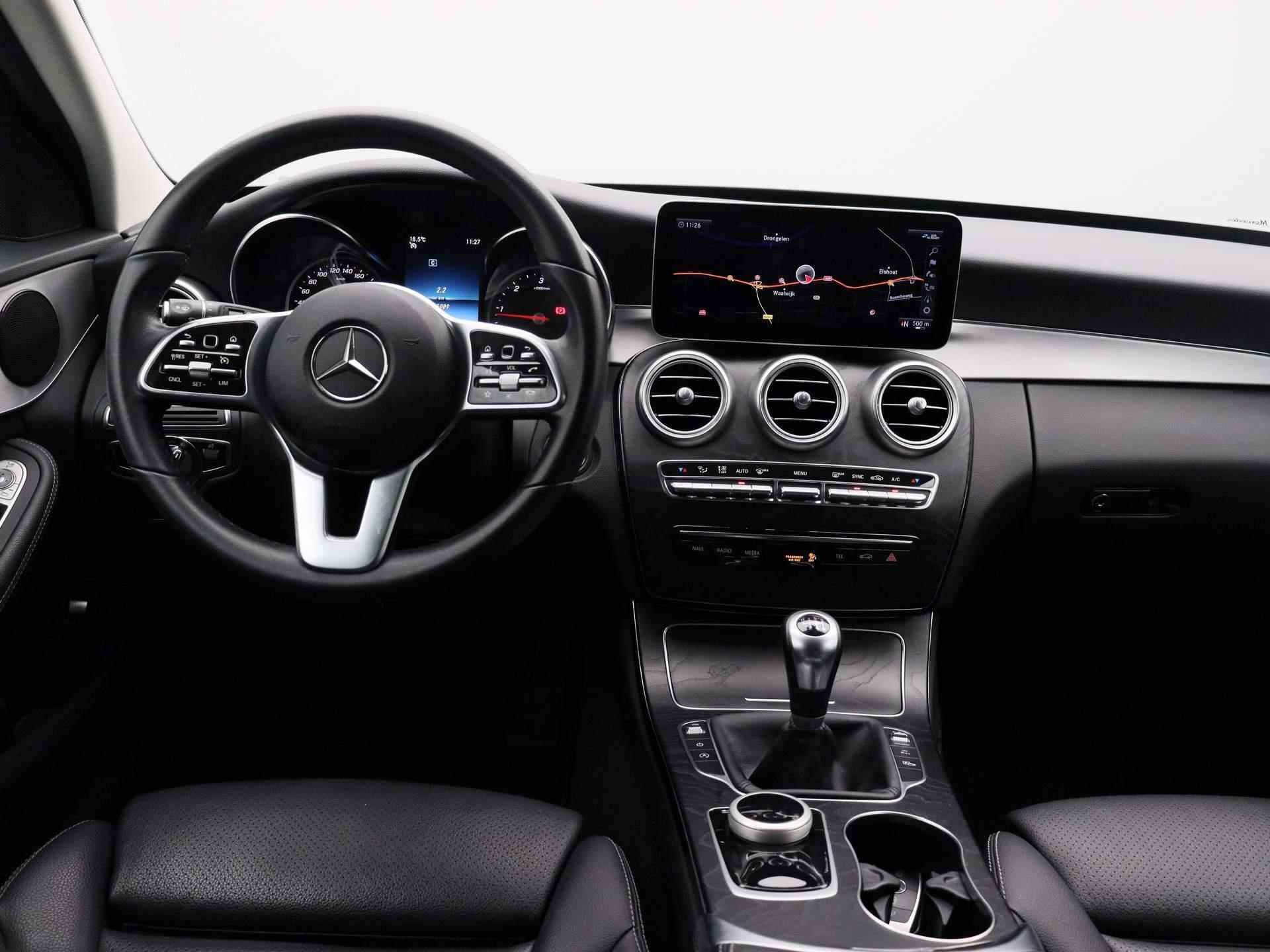 Mercedes-Benz C-klasse 200 d Business Solution | Leder | Navigatie | Achteruitrijcamera | Climate Control | LED | Stoelverwarming | Elektrische Verstelbare Voorstoelen | Elektrische Achterklep | - 7/44