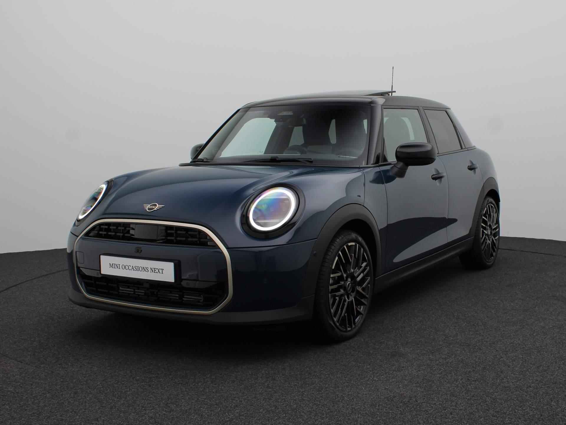 MINI 5-Deurs Cooper C Pakket L + Harman Kardon + Panoramadak + Driving Assistant + Parking Assistant Plus + 18'' + Led - 42/42