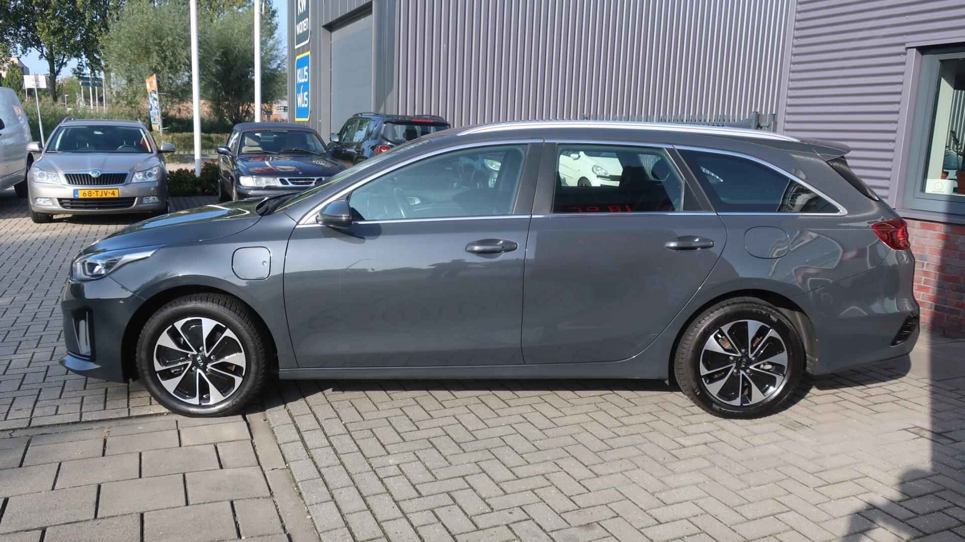 Kia CEED 1.6 GDi PHEV DynamicPlusLine - 6/38