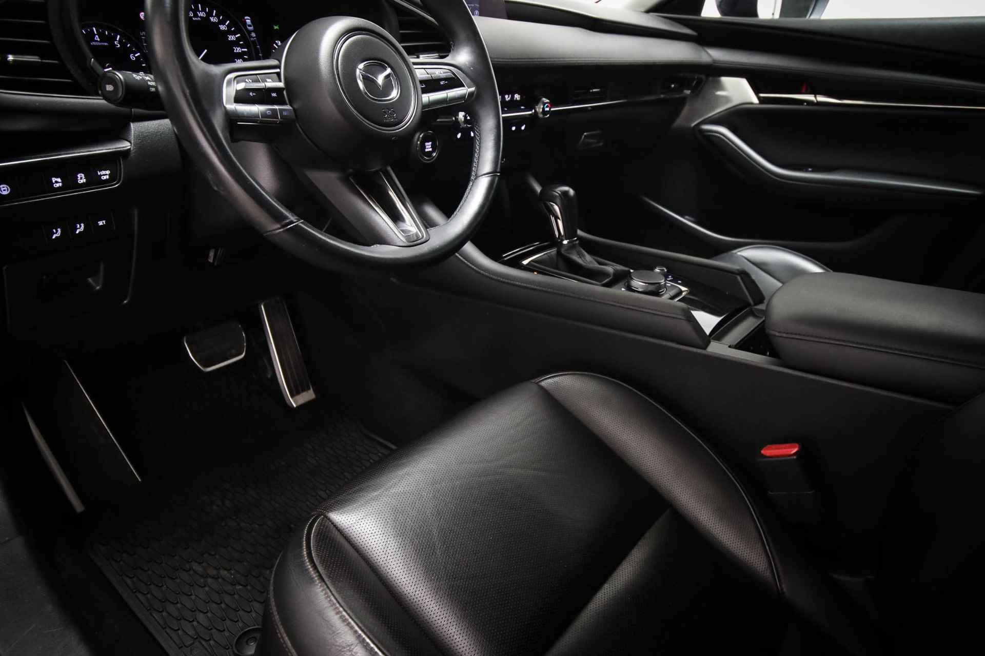 Mazda 3 2.0 e-SkyActiv-X M Hybrid 180 Luxury | LED | HEAD UP | LEDER | STUUR VERW. | ACC | DAB | APPLE | CAMERA | 18" - 27/59