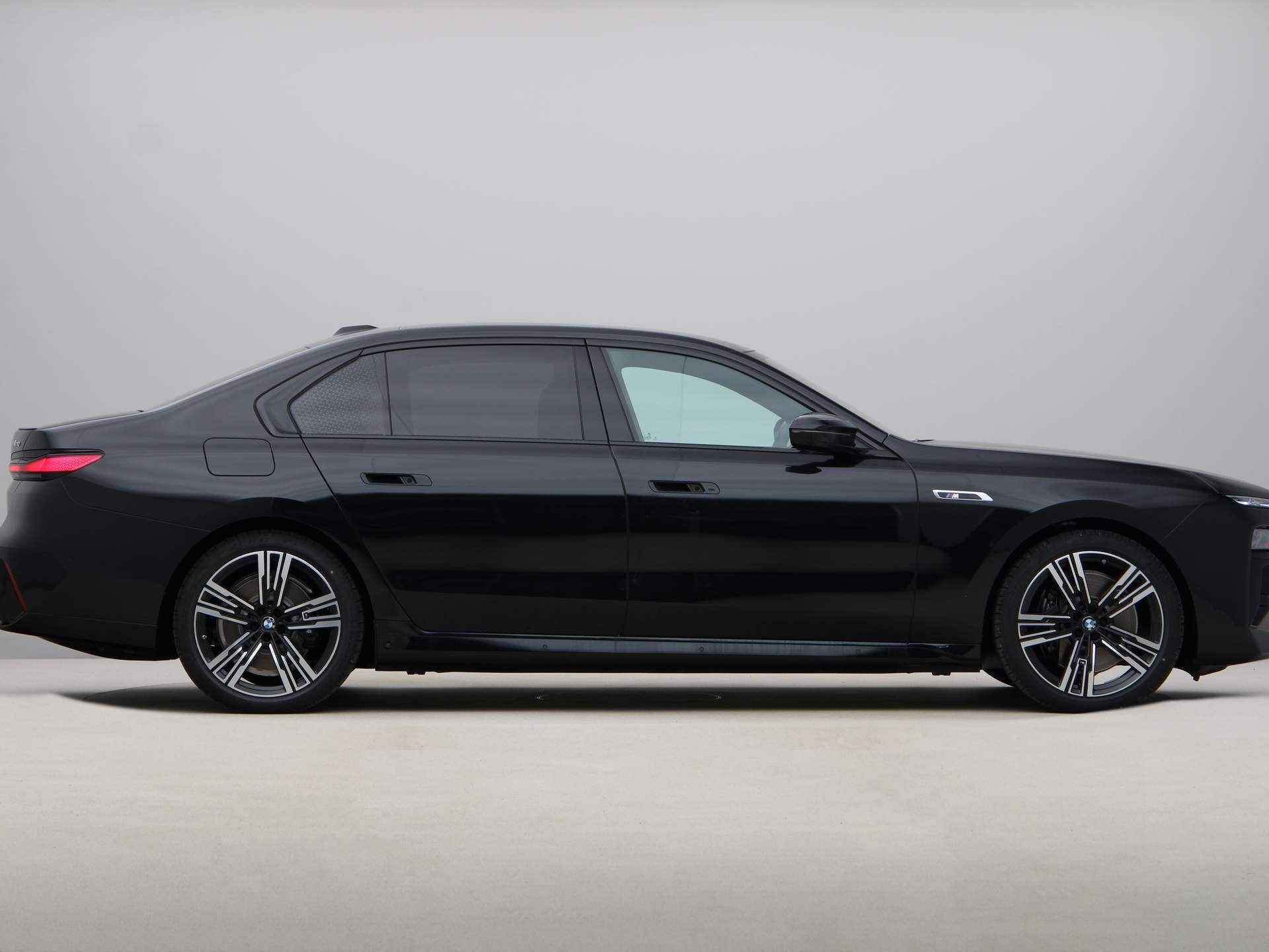 BMW i7 M70 xDrive M-Sport - 8/22