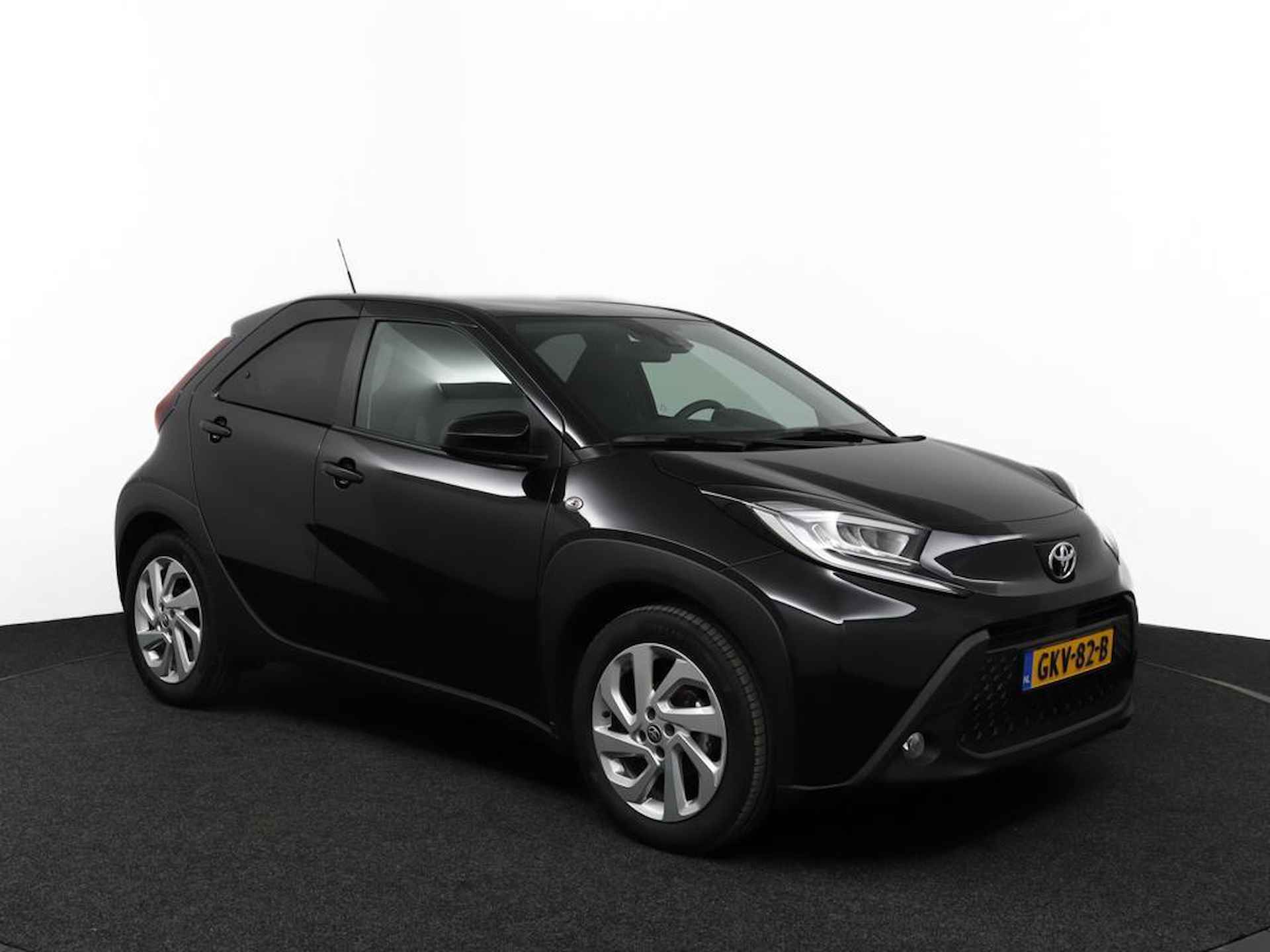 Toyota Aygo X 1.0 VVT-i MT first | Lm velgen | Adaptive Cruise Control | Achteruitrijcamera | Stoelverwarming | - 14/46