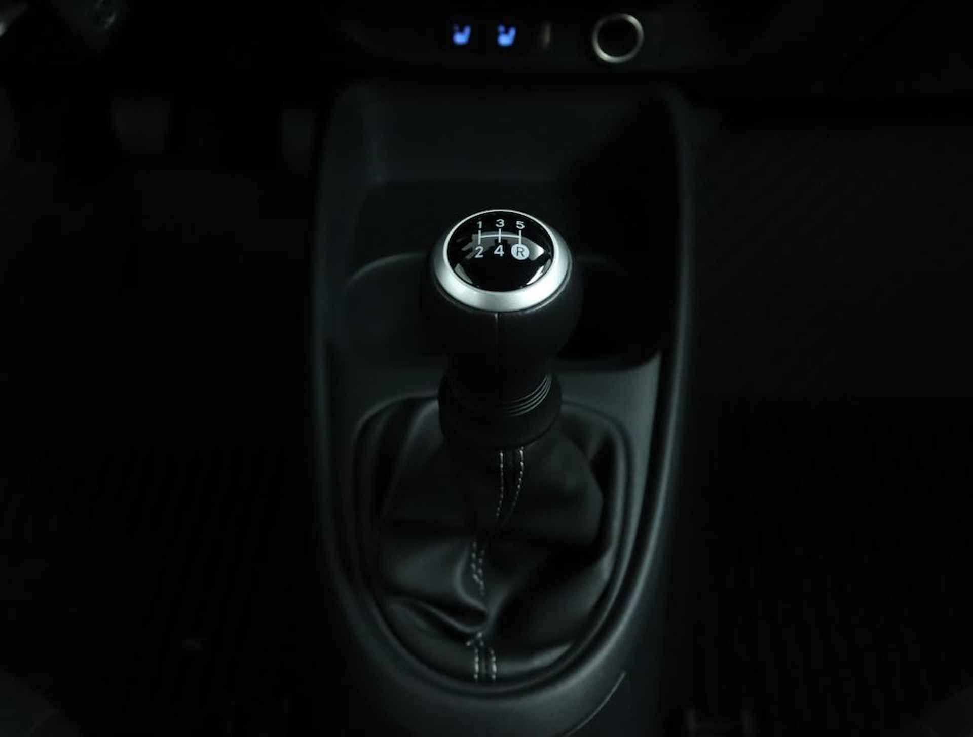 Toyota Aygo X 1.0 VVT-i MT first | Lm velgen | Adaptive Cruise Control | Achteruitrijcamera | Stoelverwarming | - 26/46