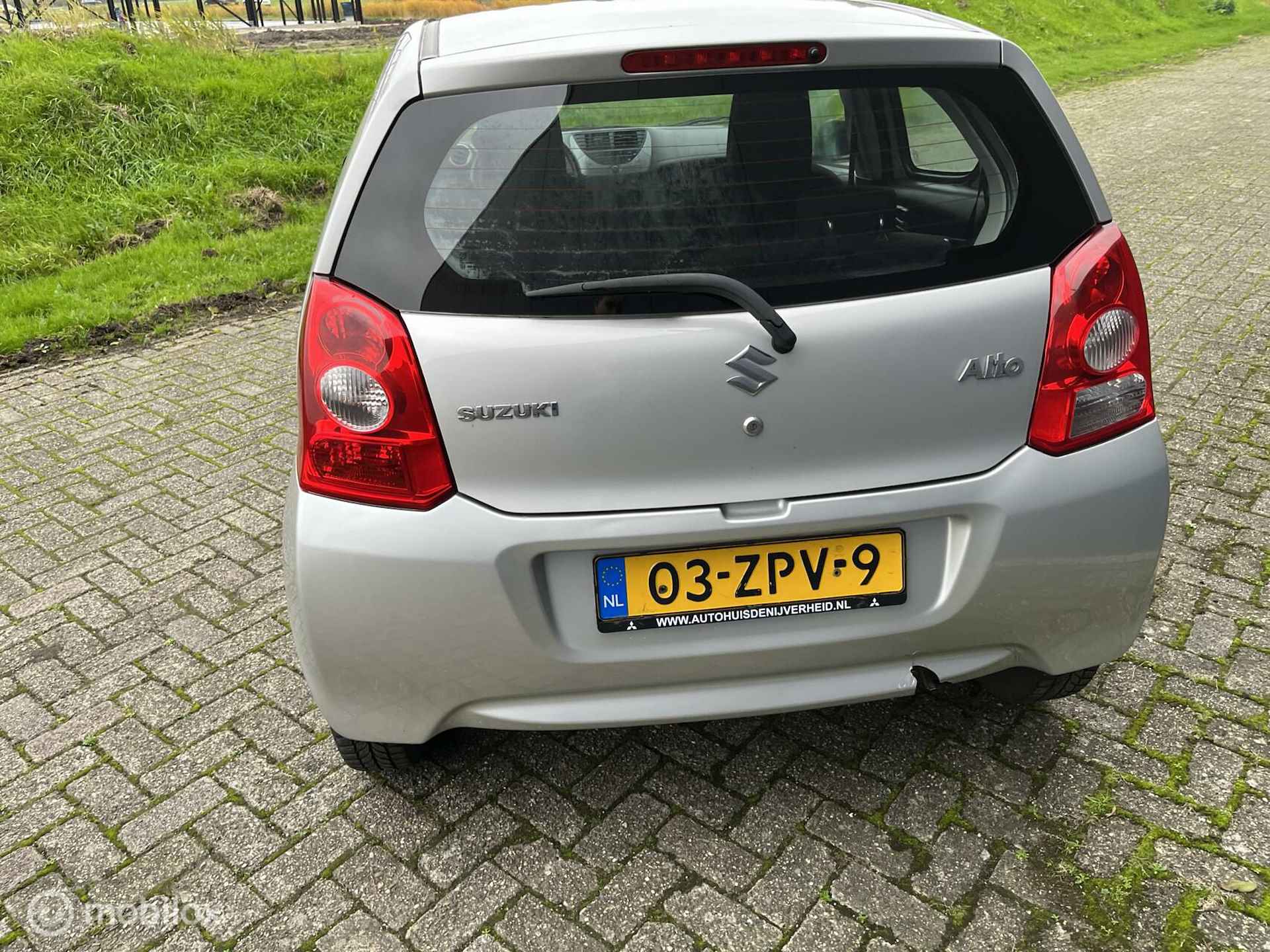 Suzuki Alto 1.0 Exclusive VVT - 4/22