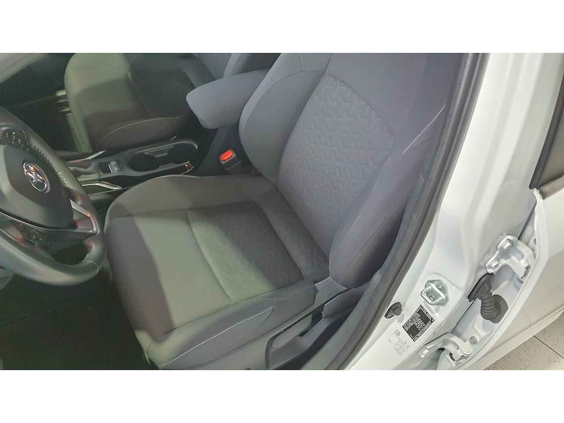 Toyota Corolla TS 1.8 Business Plus Stoelverw Apple-carplay - 6/22