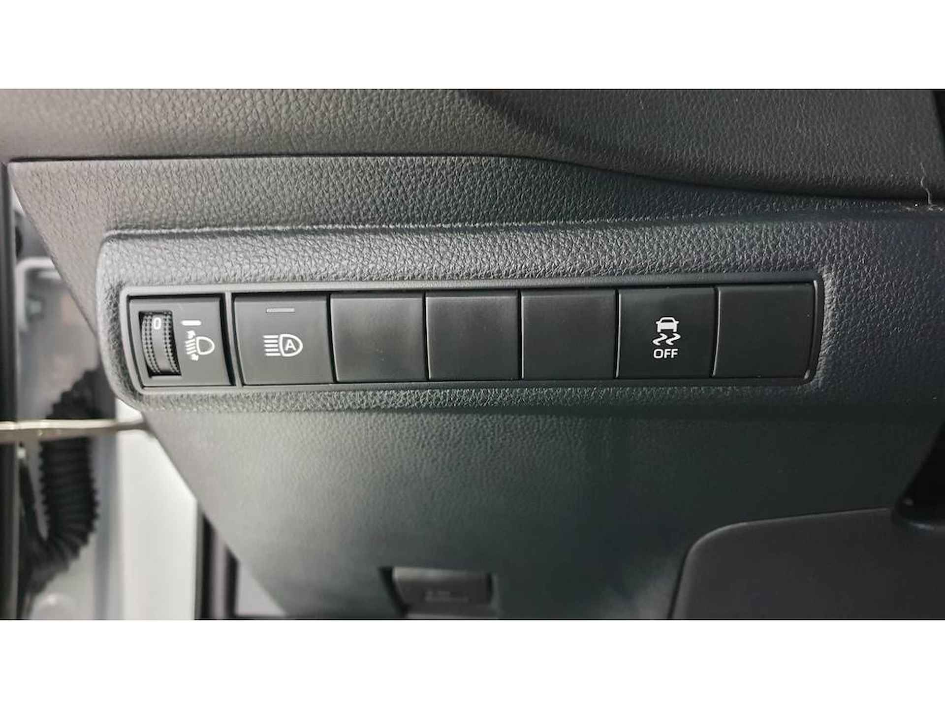 Toyota Corolla TS 1.8 Business Plus Stoelverw Apple-carplay - 9/22