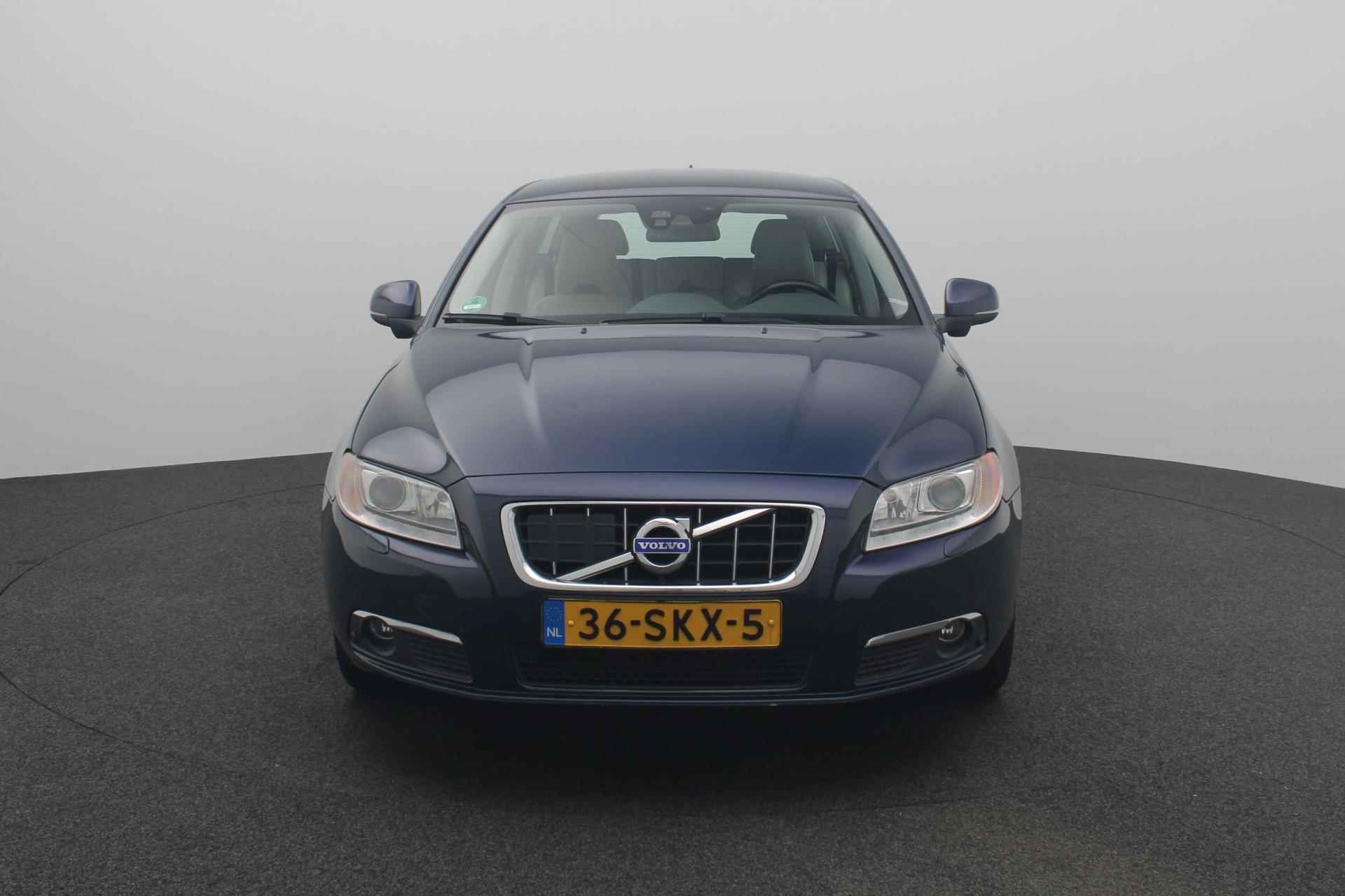 Volvo V70 1.6 T4 Limited Edition - 3/40