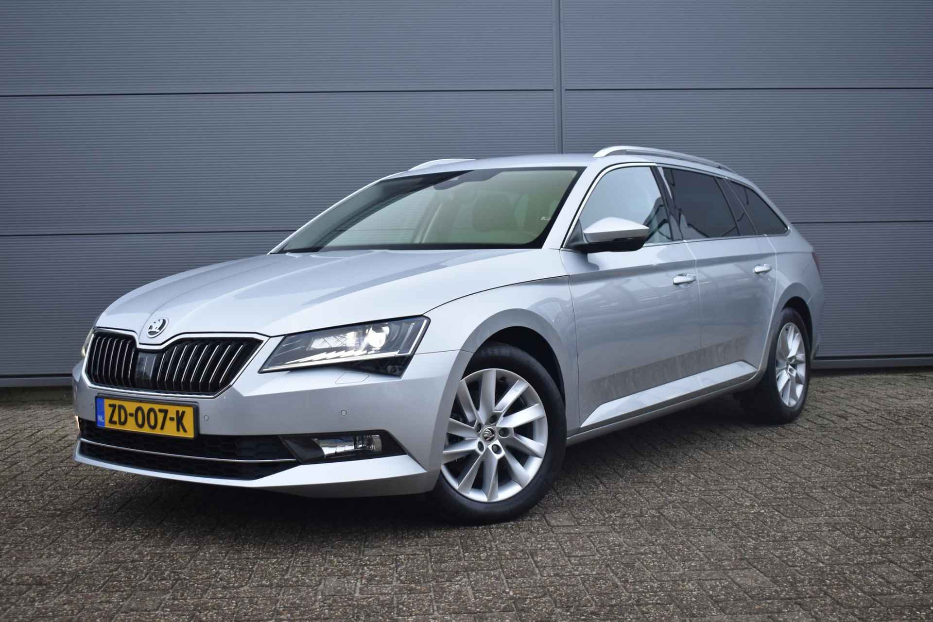 Skoda Superb Combi 1.5 TSI ACT Business Edition Automaat Stoelverwarming Achterbankverwarming Navigatie Camera - 8/46