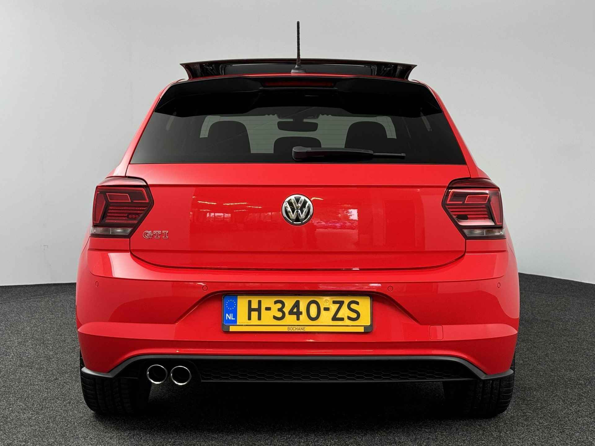 Volkswagen Polo 2.0 TSI GTI | Keyless | Panoramadak | LED | 18 inch - 18/45