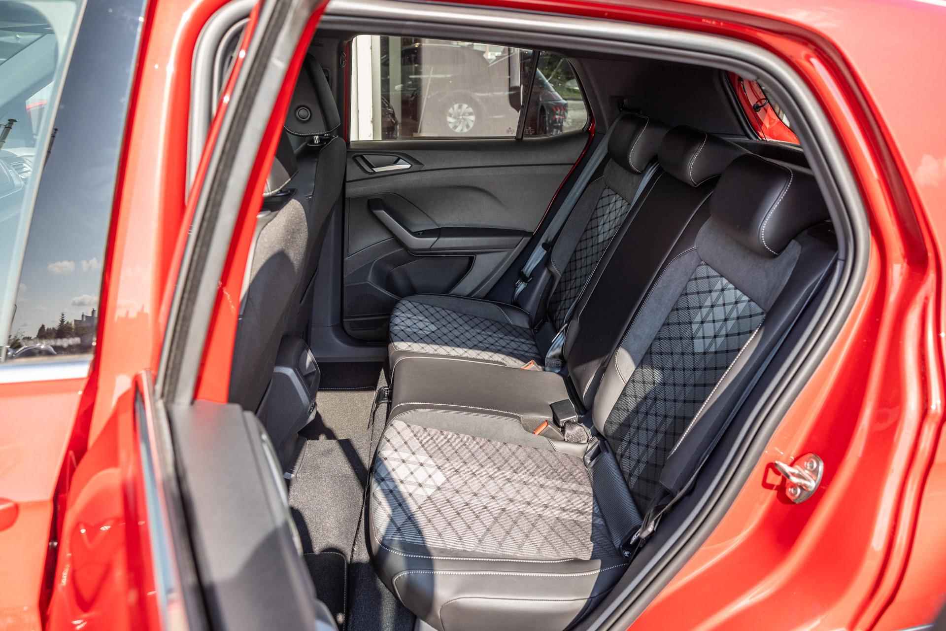 Volkswagen T-Cross 1.0 TSI 115pk DSG R-Line | Achteruitrijcamera | Design Pakket - 13/43