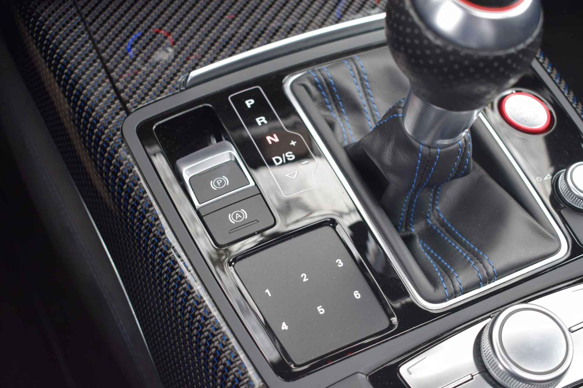 Audi RS6 Avant 4.0 TFSI RS 6 quattro perfomance / Milltek / Dealer onderhouden / 2 sets wielen - 44/104