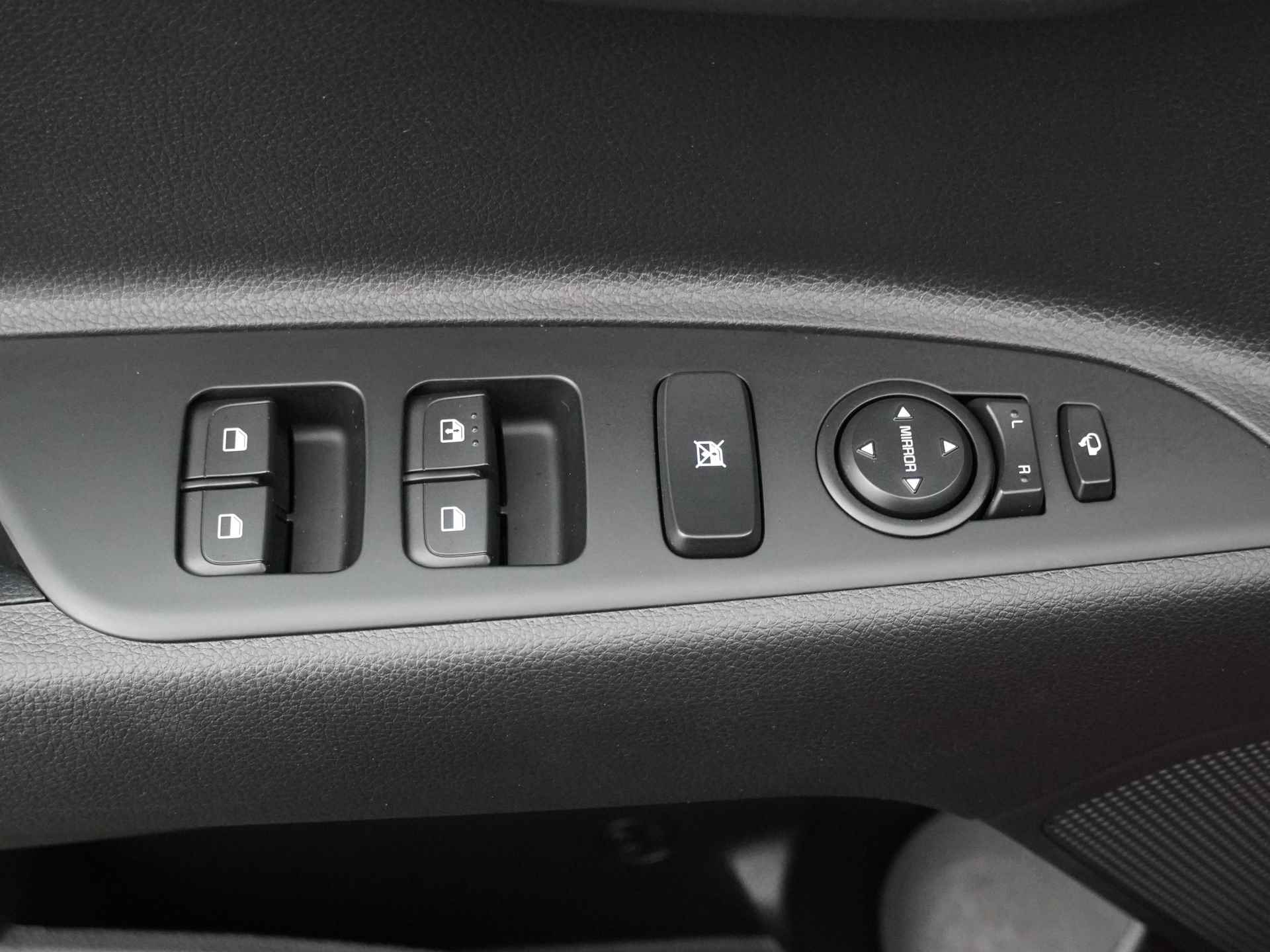 Kia Stonic 1.0 T-GDi MHEV DynamicPlusLine - Navigatie - Achteruitrijcamera - Cruise control - Apple Carplay  - Fabrieksgarantie tot 02-02-2029 - 22/52