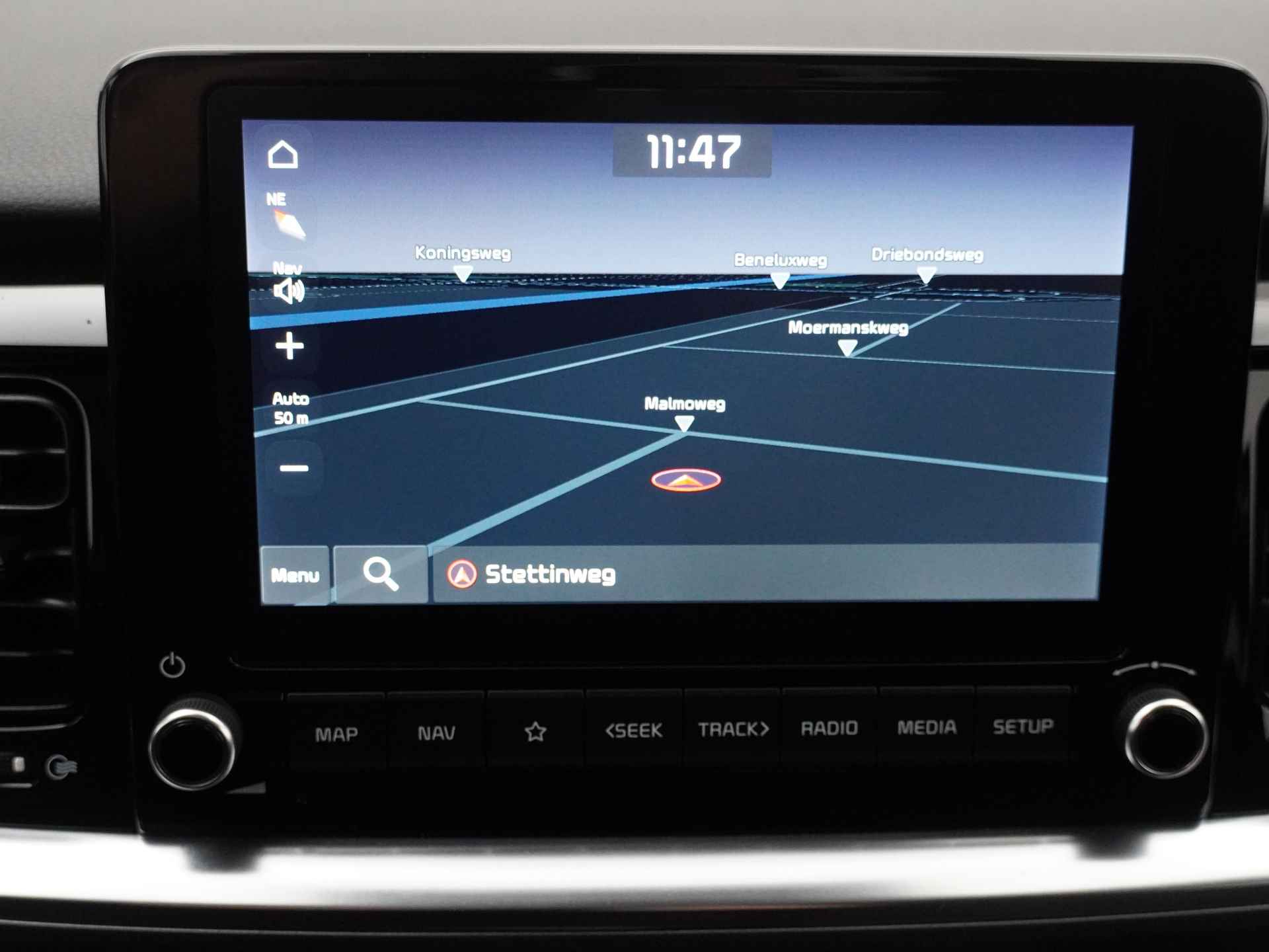 Kia Stonic 1.0 T-GDi MHEV DynamicPlusLine - Navigatie - Achteruitrijcamera - Cruise control - Apple Carplay  - Fabrieksgarantie tot 02-02-2029 - 30/52