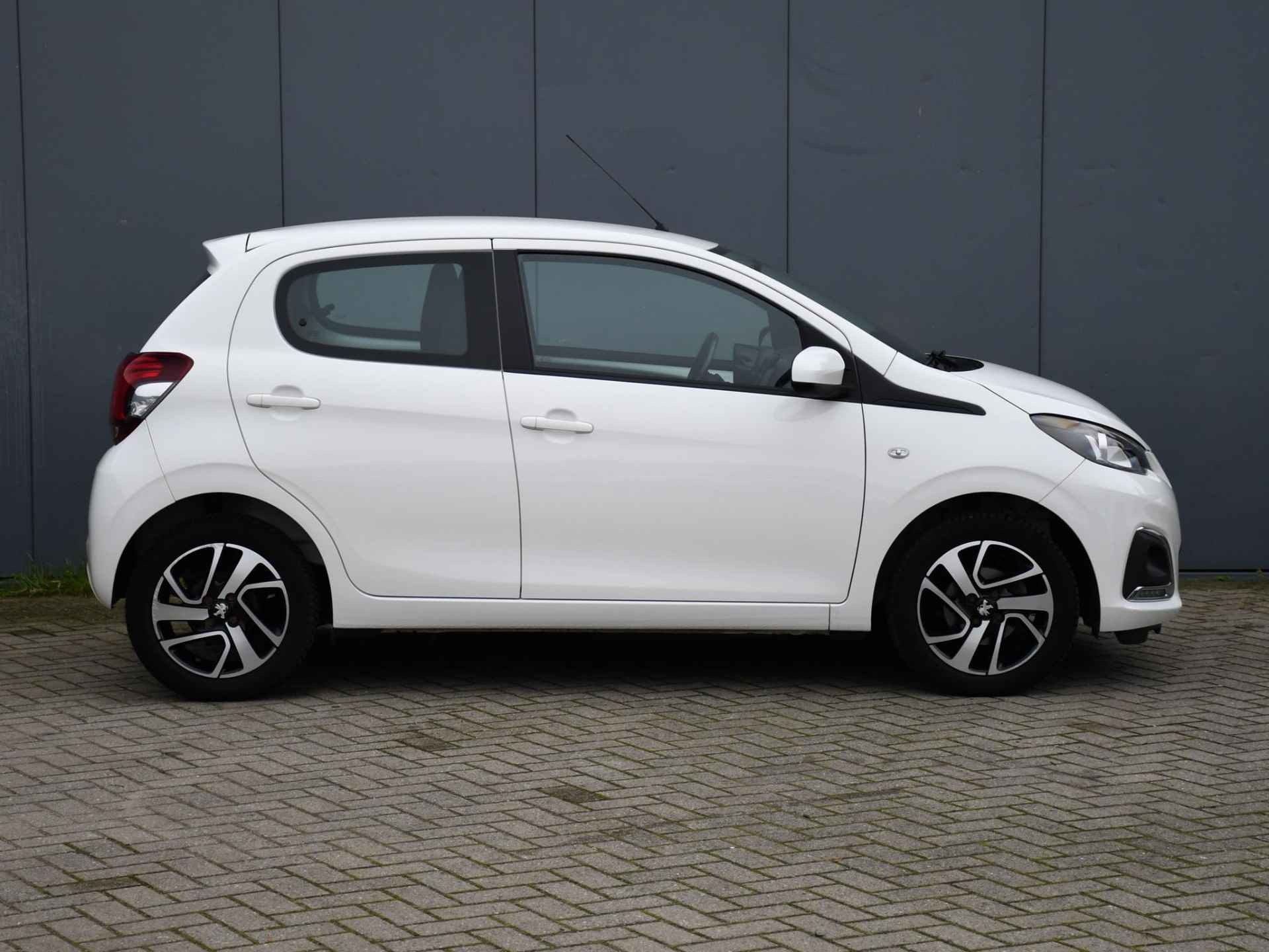 Peugeot 108 Allure 1.0 e-VTi 72pk DAB | CAMERA | APPLE CARPLAY | 15''LM | CLIMA | USB | 12MND GARANTIE - 3/28