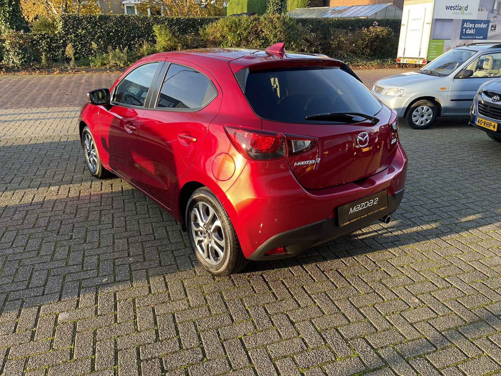 Mazda 2 Skyactic G 116 Luxury - 4/34