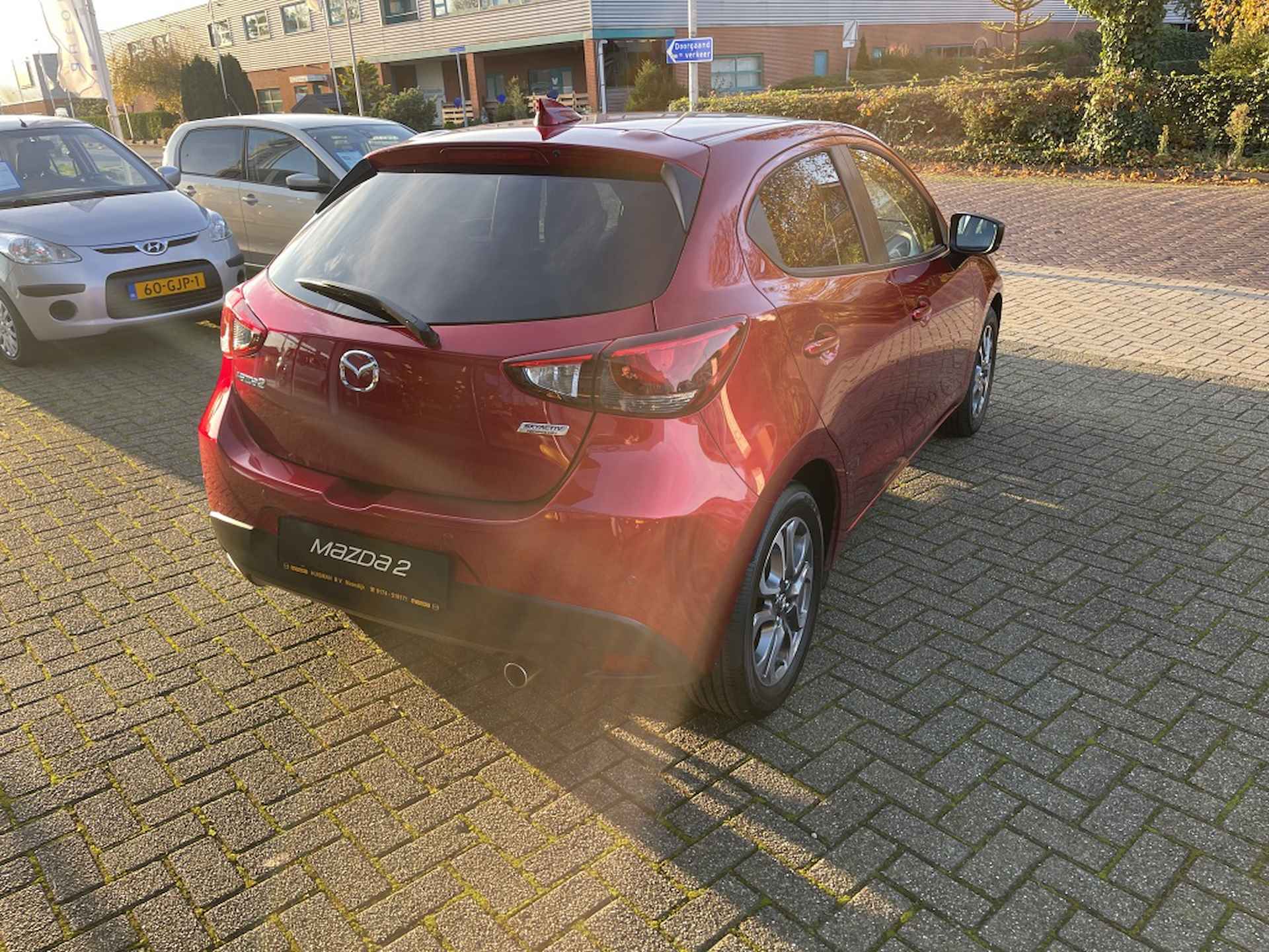 Mazda 2 Skyactic G 116 Luxury - 5/34