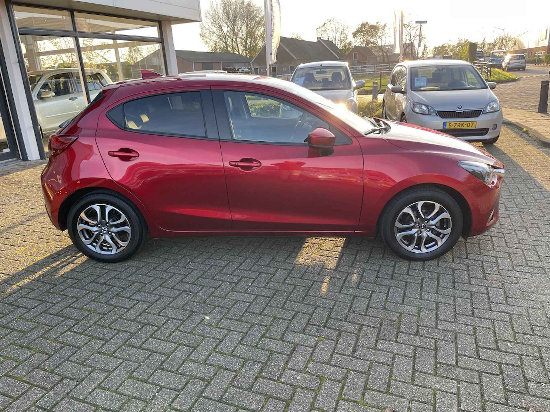 Mazda 2 Skyactic G 116 Luxury - 6/34