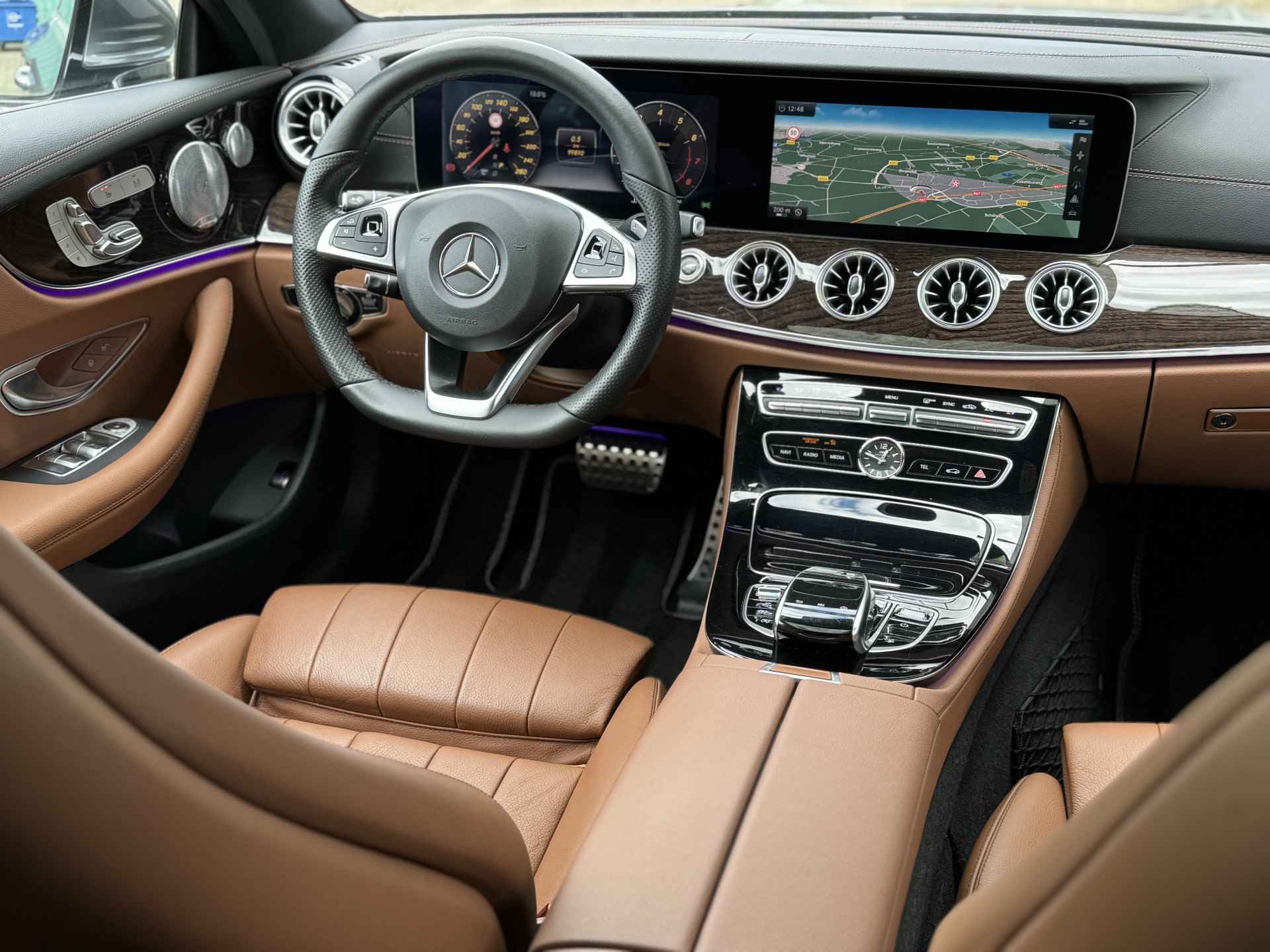 Mercedes-Benz E-Klasse Coupé 200 AMG | Panorama | Widescreen | Burmester | Memory | Leder | 20" AMG | - 8/25