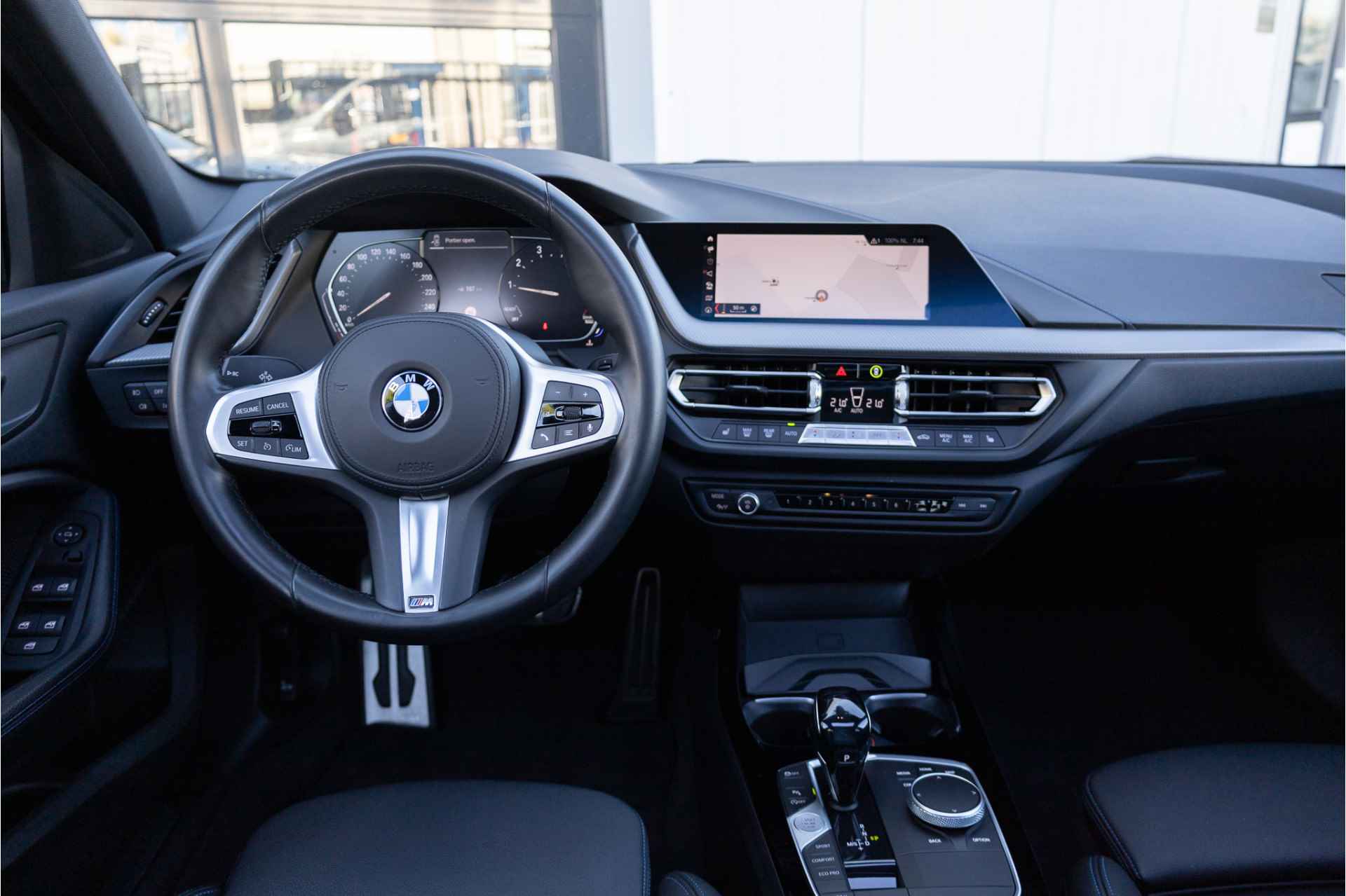 BMW 1-serie 118i M Sport ✅ALS NIEUW! ✅PANO✅BTW✅Dealeronderhouden✅1JaarBOVAG - 17/30