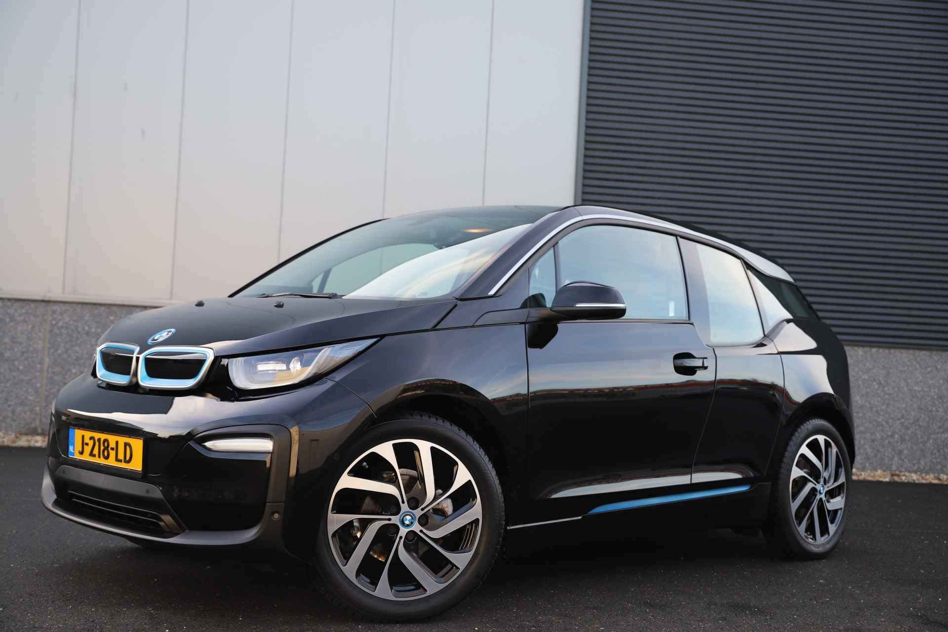 BMW i3 Executive 120Ah 42 kWh/ Navi-Pro/ W.pomp/3-Fase - 8/32